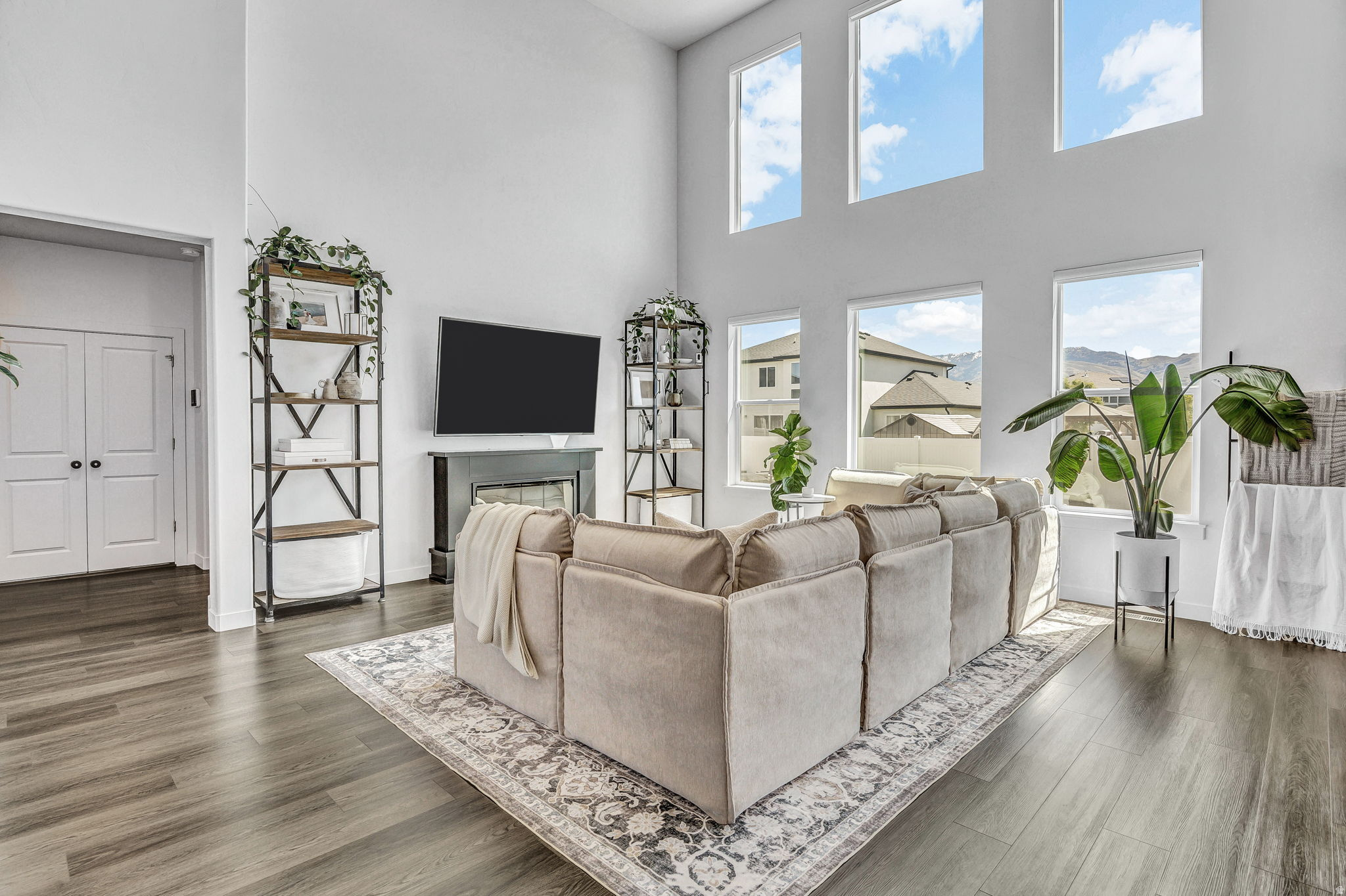 SHAMROCK VILLAGE - Residential