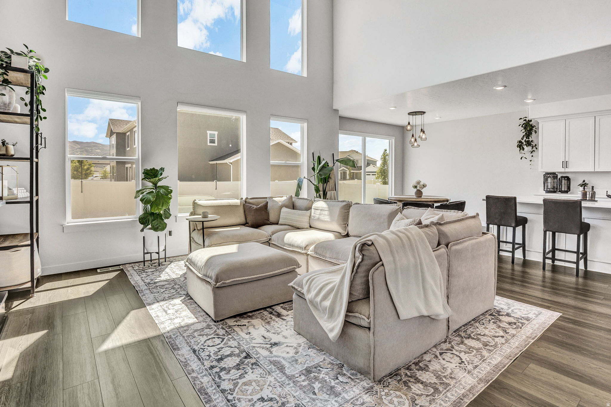 SHAMROCK VILLAGE - Residential