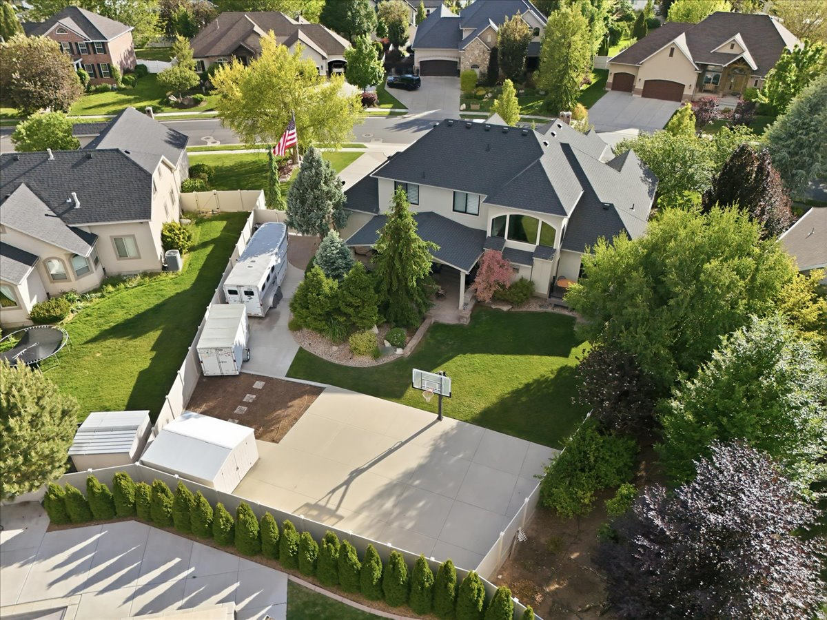 MOUNTAIN VISTAS - Residential