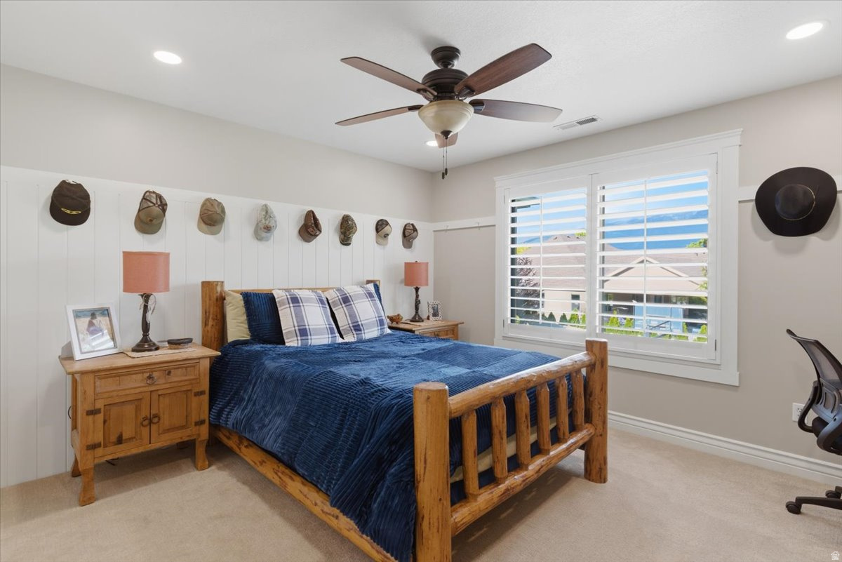 MOUNTAIN VISTAS - Residential