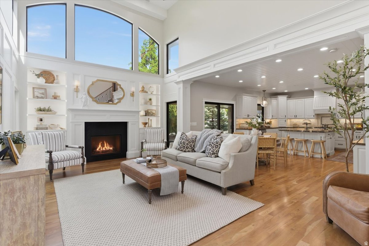 MOUNTAIN VISTAS - Residential