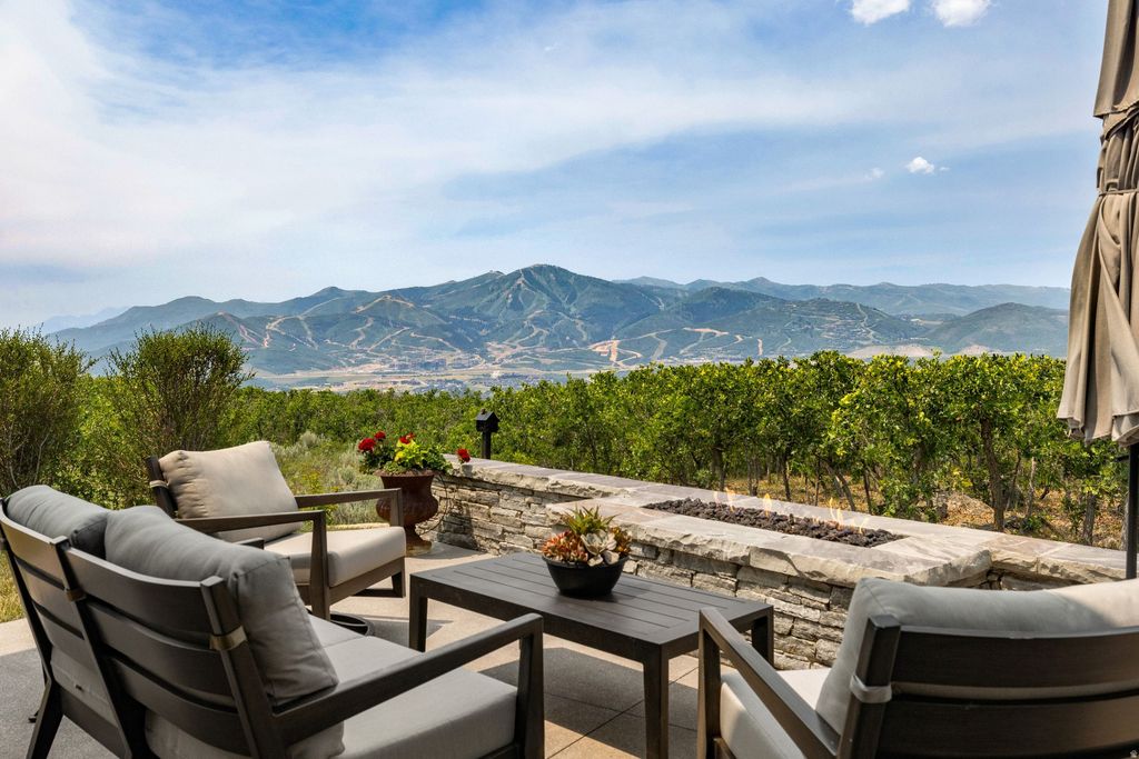 Photo of 11547 N SOARING HAWK LN, Hideout, UT 84036 (MLS # 2169387)