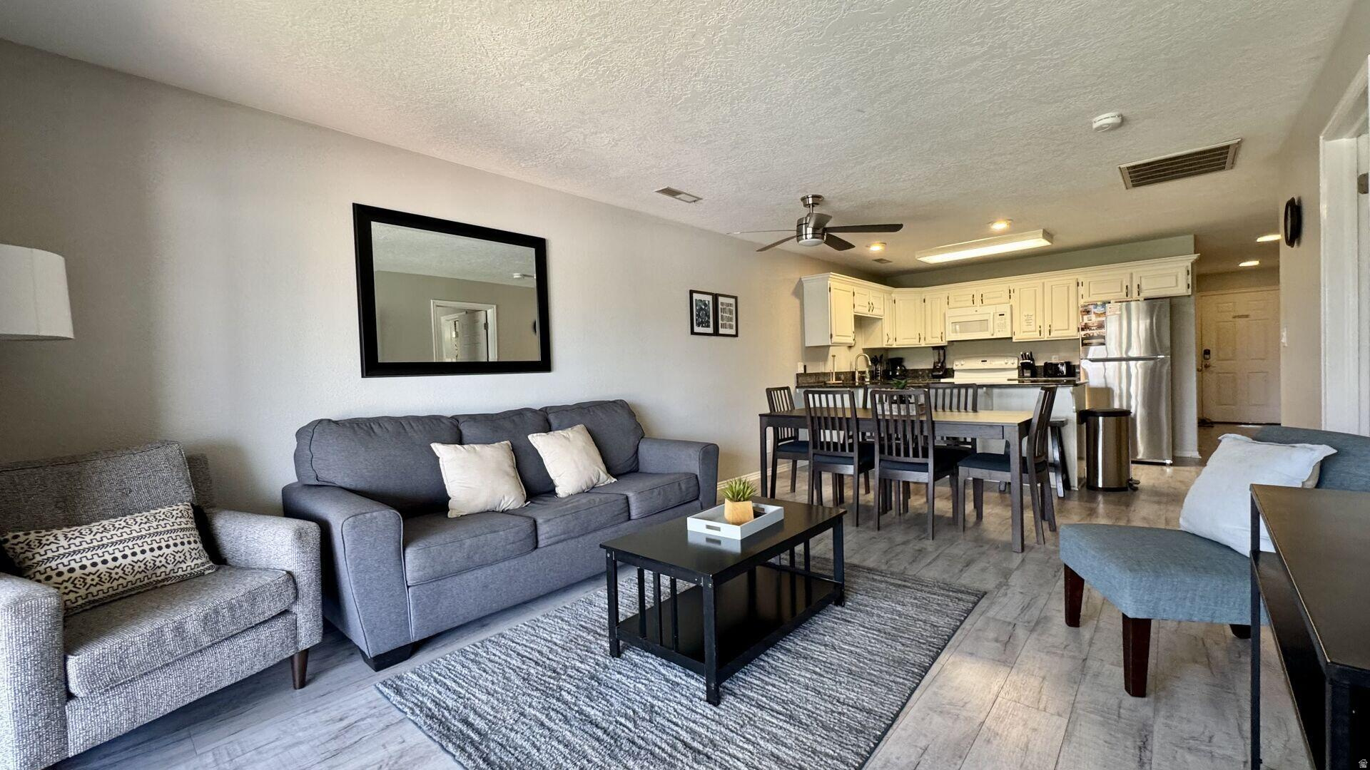 LAS PALMAS RESORT - Residential