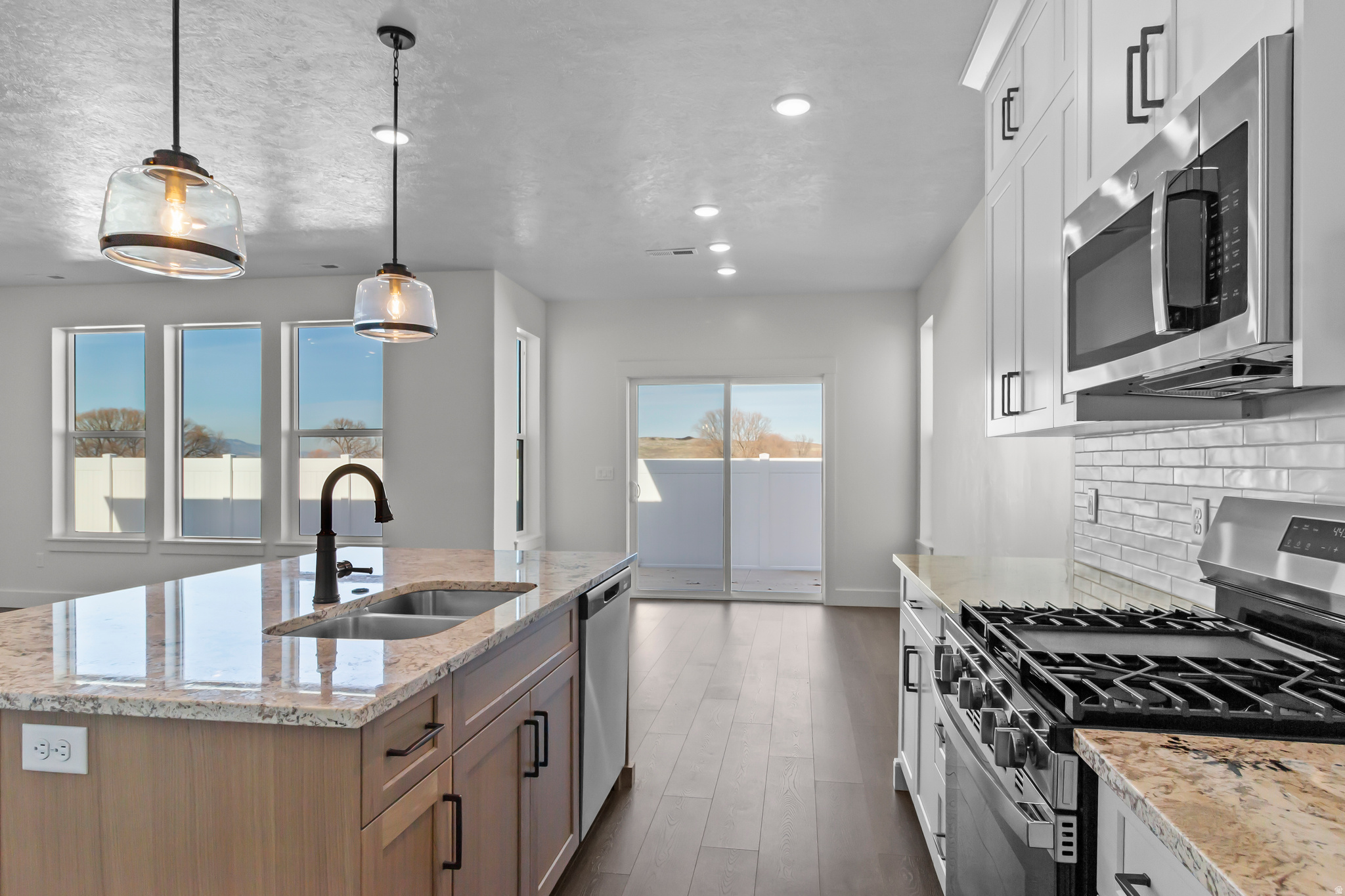 RIVERGATE - Residential