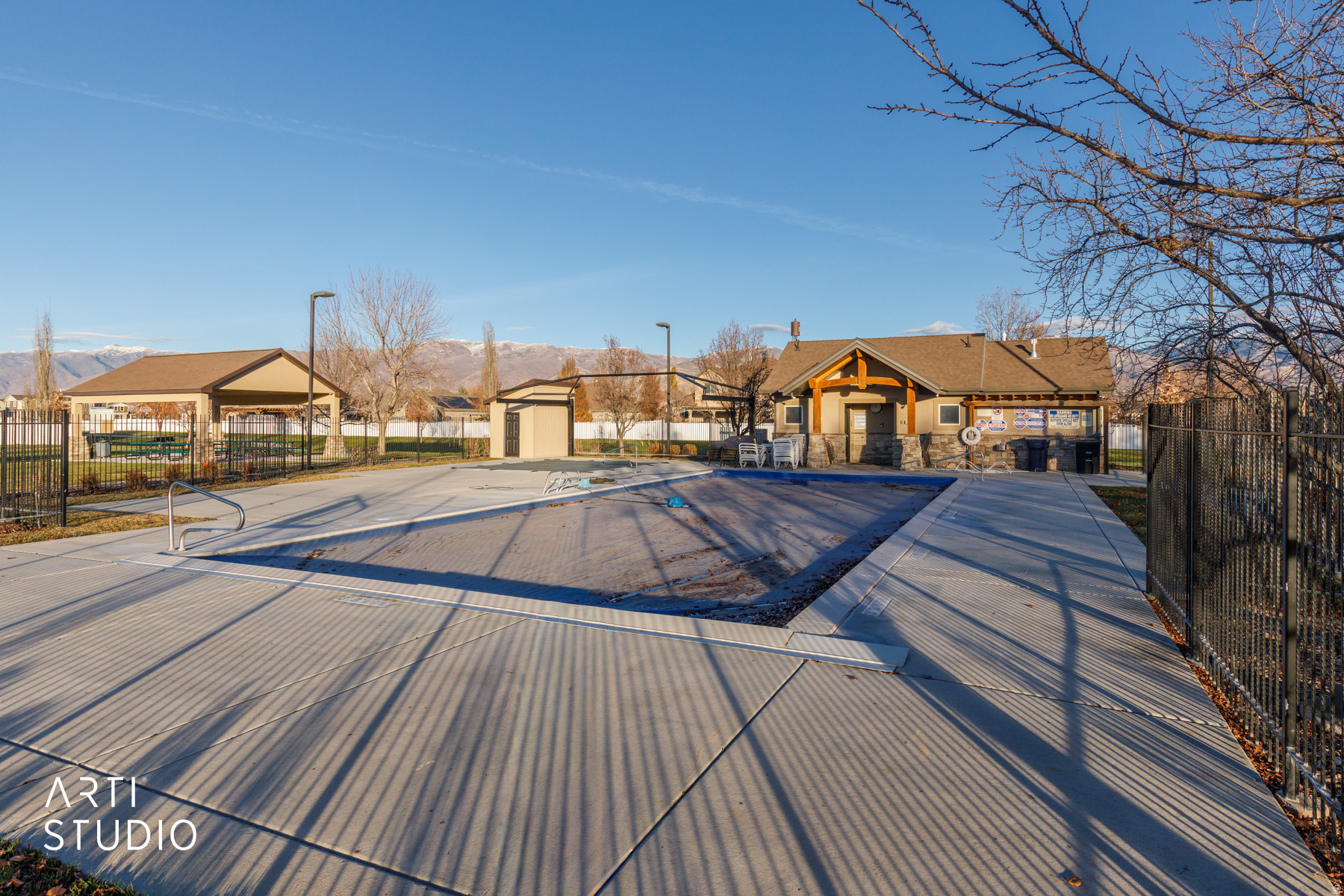 MOUNTAIN VIEW - Residential