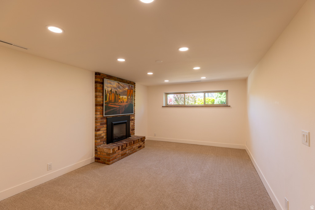 CROWN COLONY - Residential