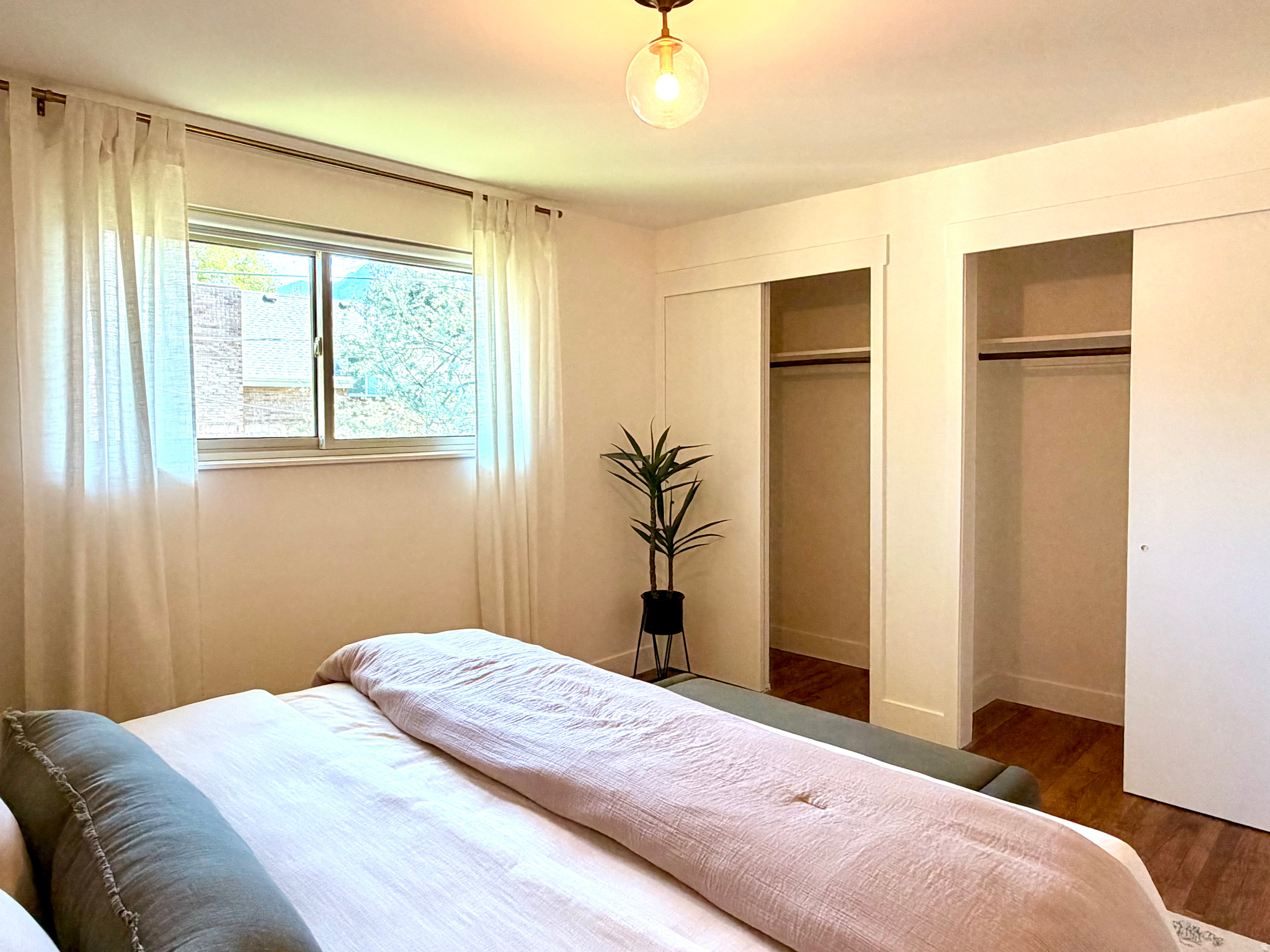 CROWN COLONY - Residential