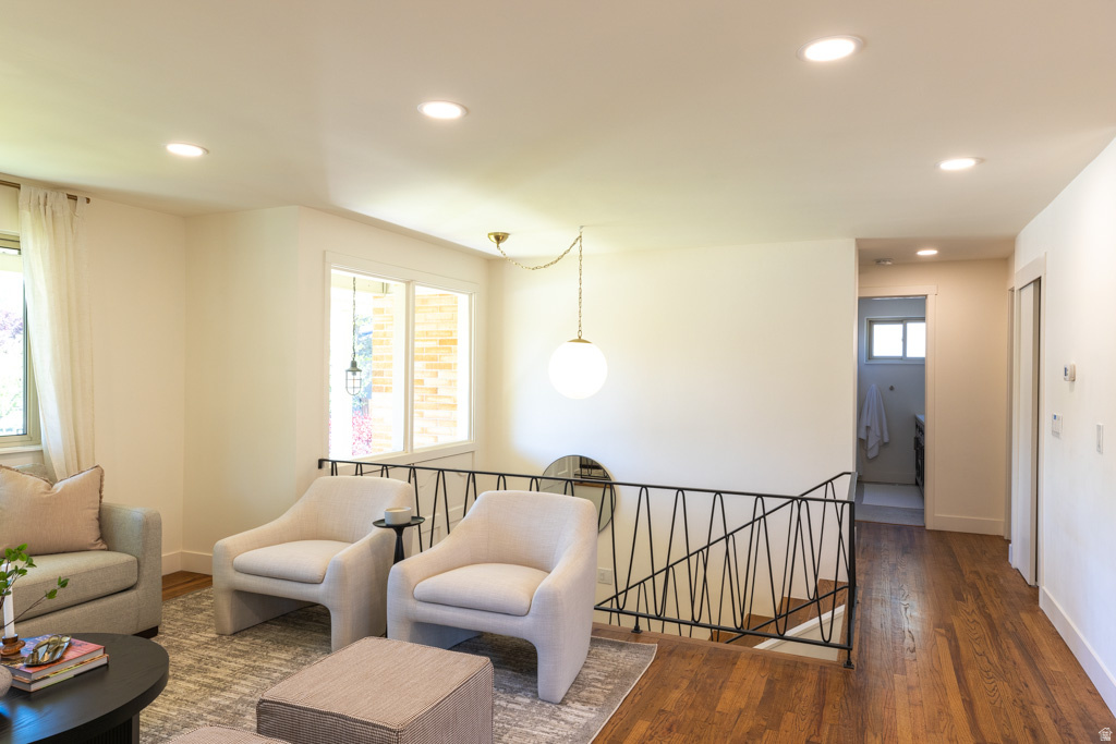 CROWN COLONY - Residential