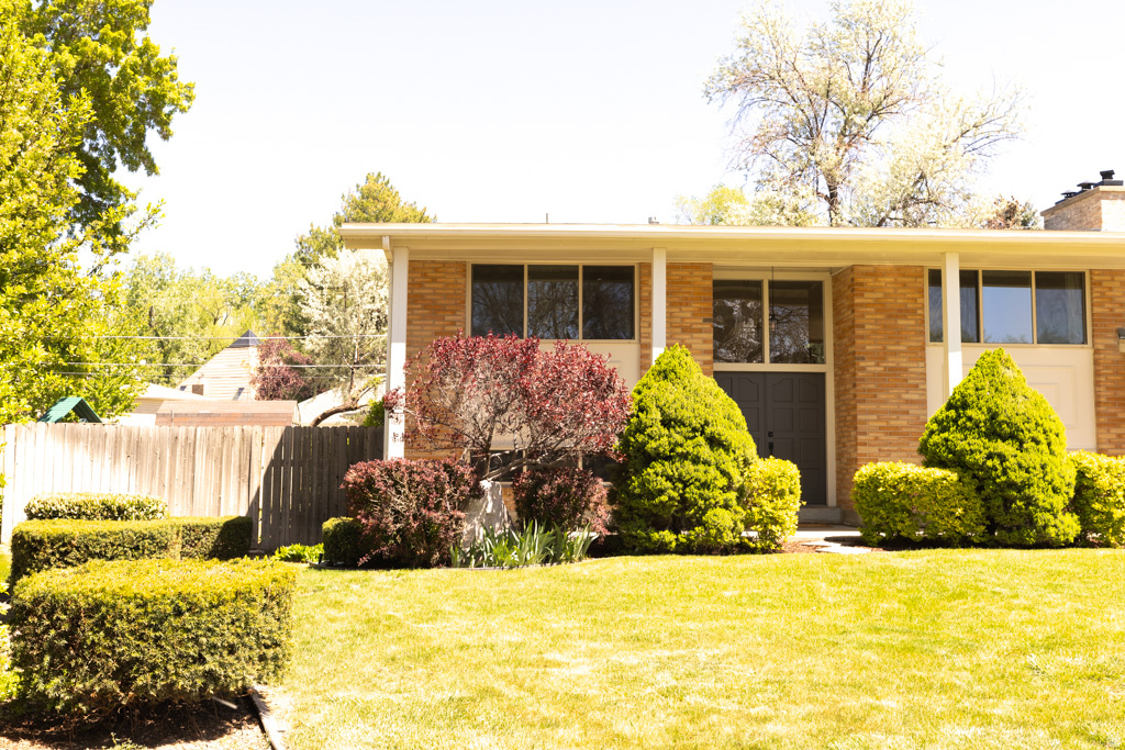 CROWN COLONY - Residential