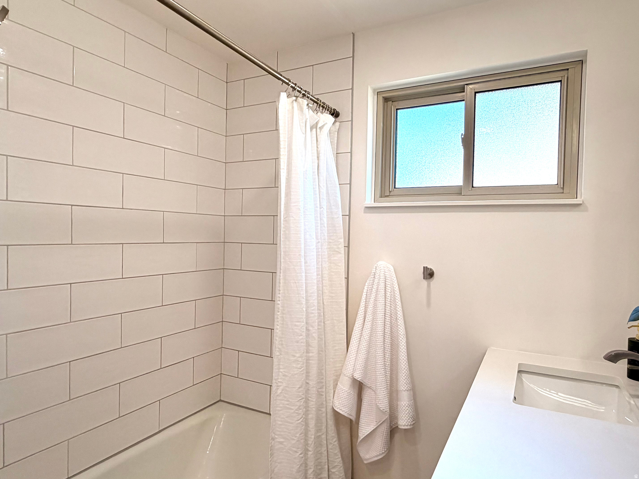 CROWN COLONY - Residential