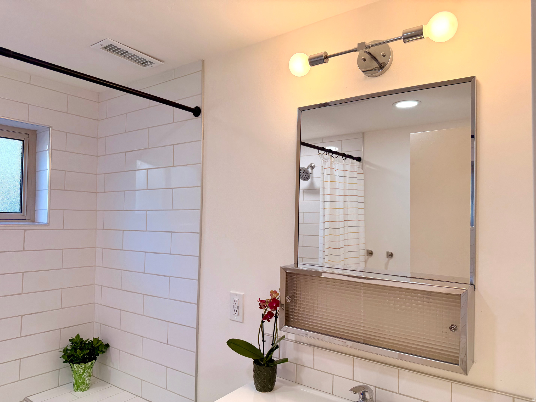 CROWN COLONY - Residential