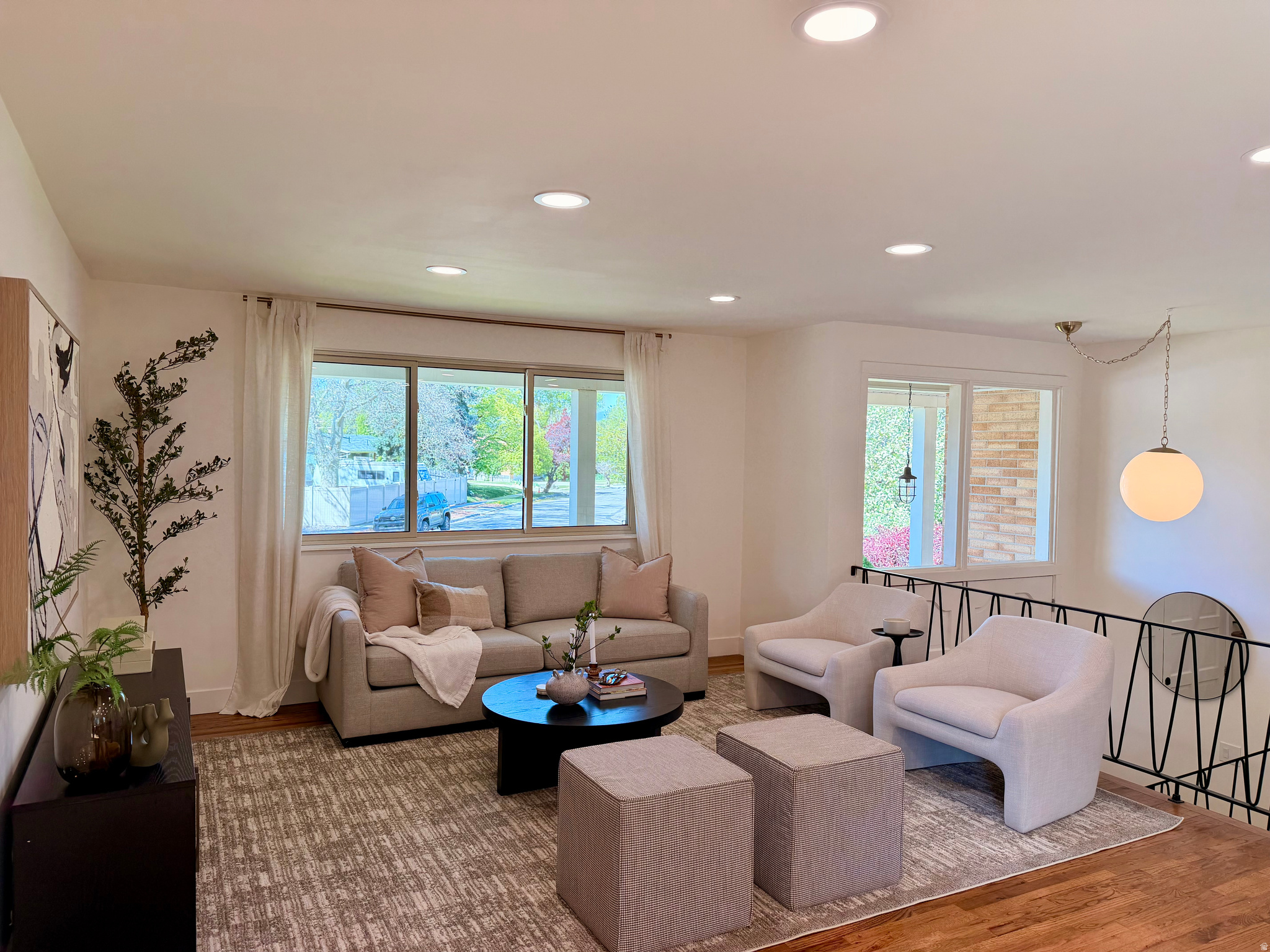 CROWN COLONY - Residential