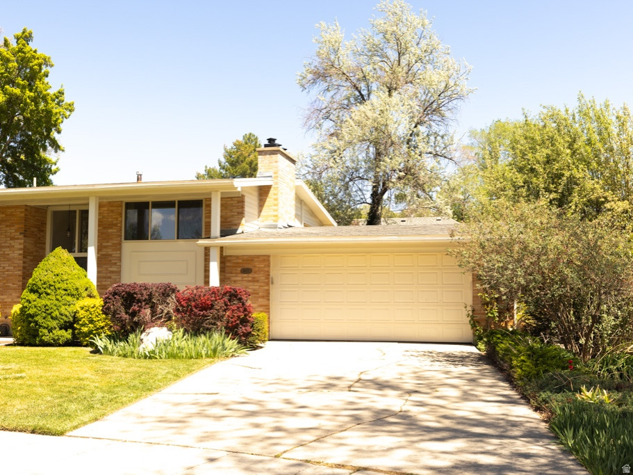 CROWN COLONY - Residential