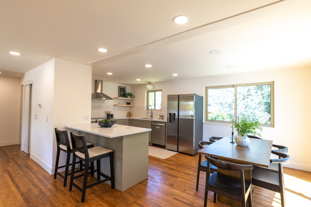 CROWN COLONY - Residential