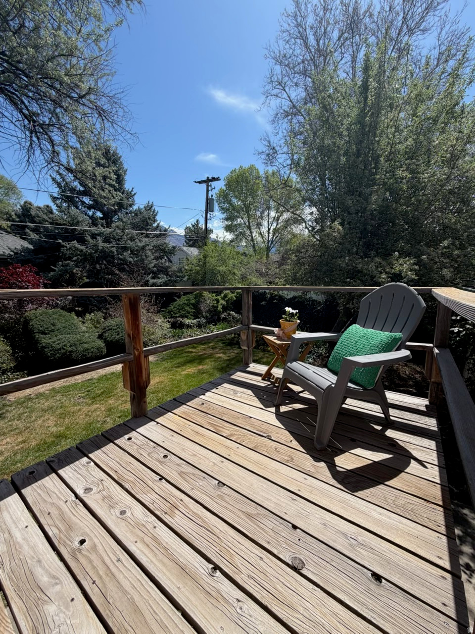 CROWN COLONY - Residential