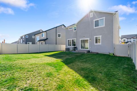 Tiny photo for 1574 W QUAILHILL RD, Saratoga Springs, UT 84045 (MLS # 2120322)