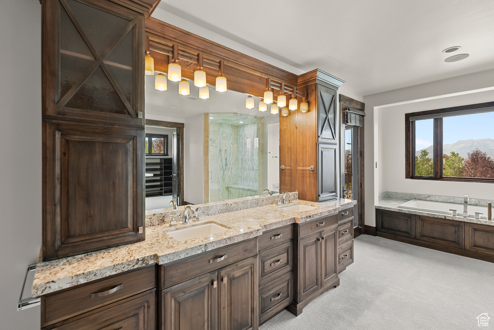 RED LEDGES - Residential