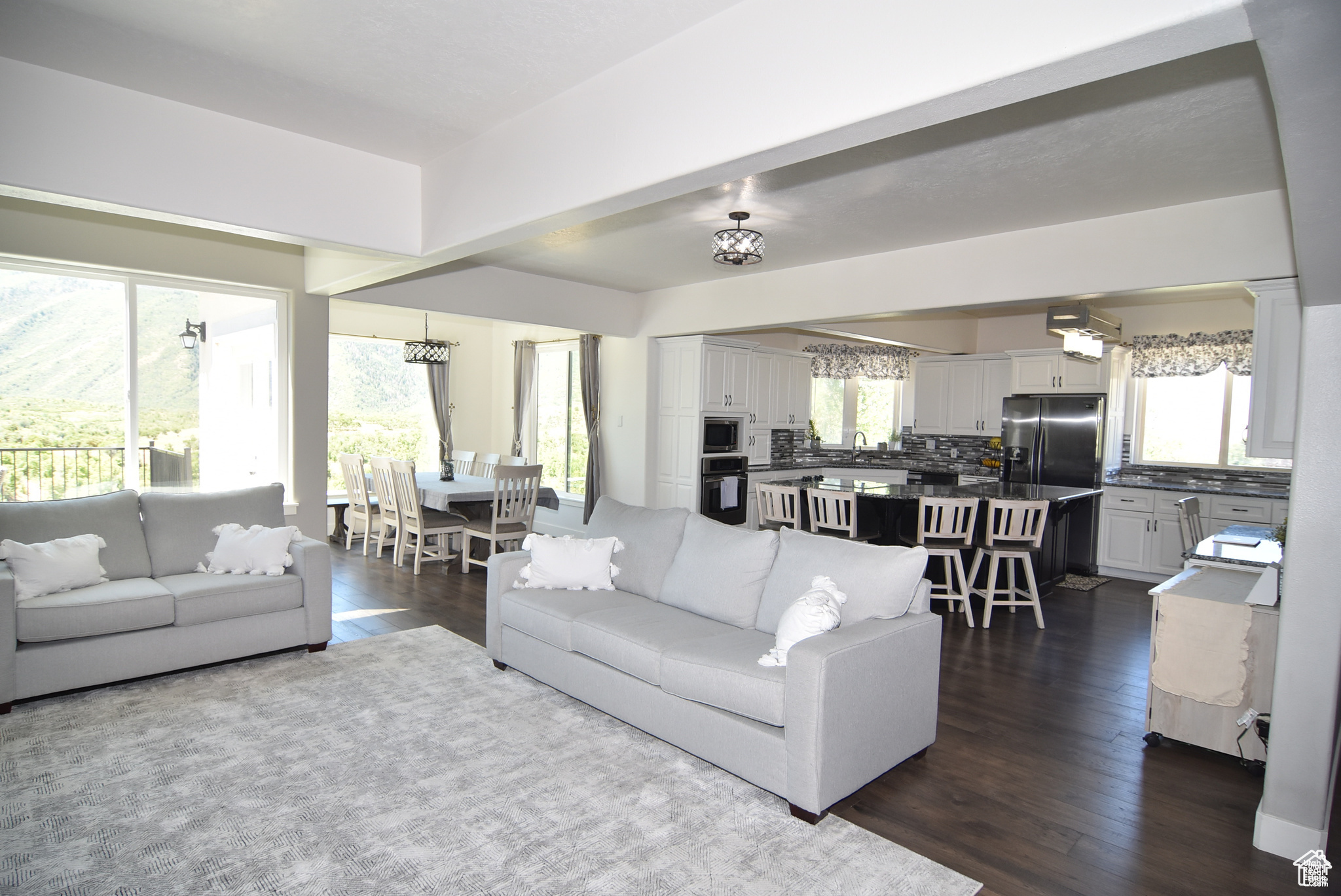 OAK BLUFF ESTATES - Residential