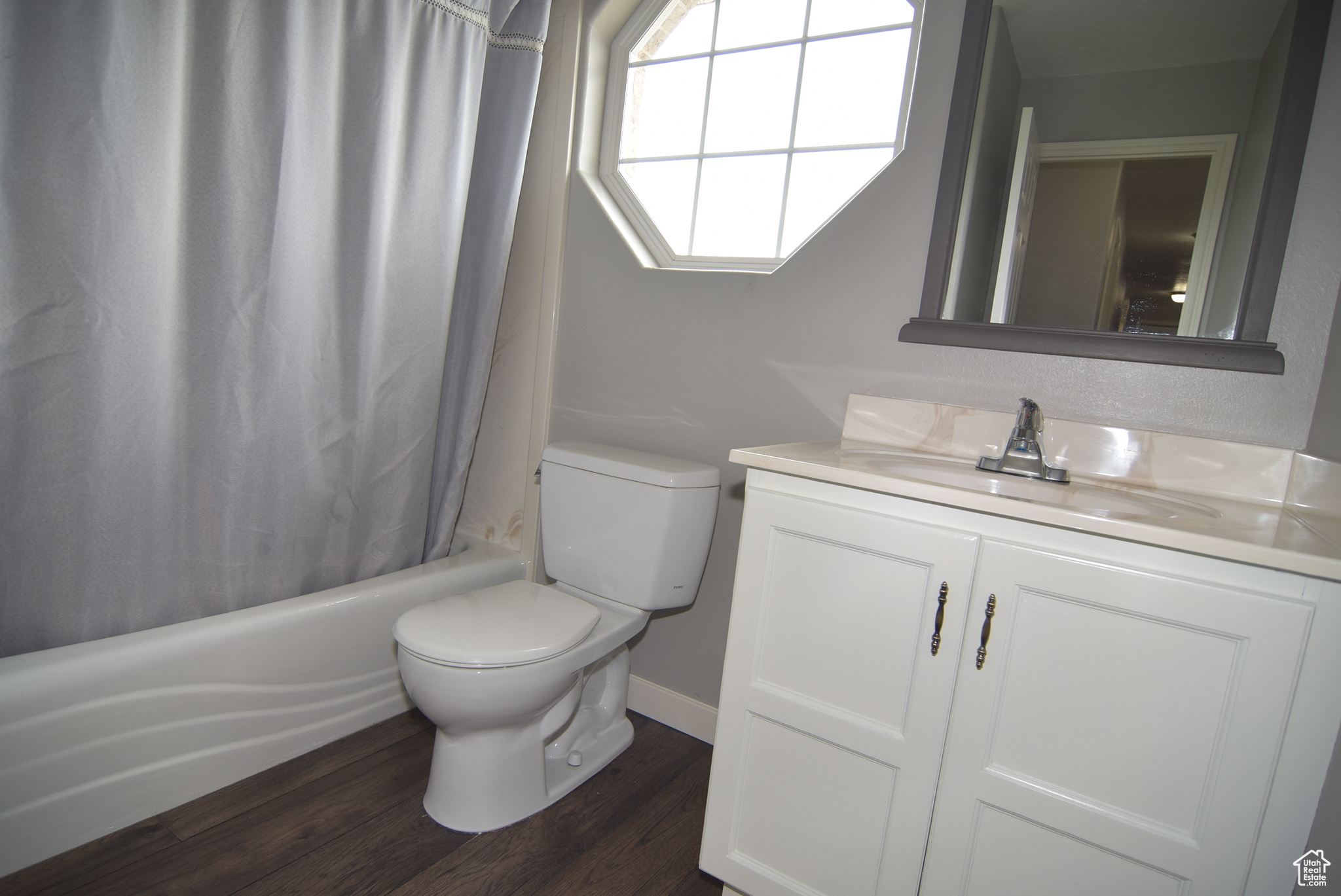 OAK BLUFF ESTATES - Residential