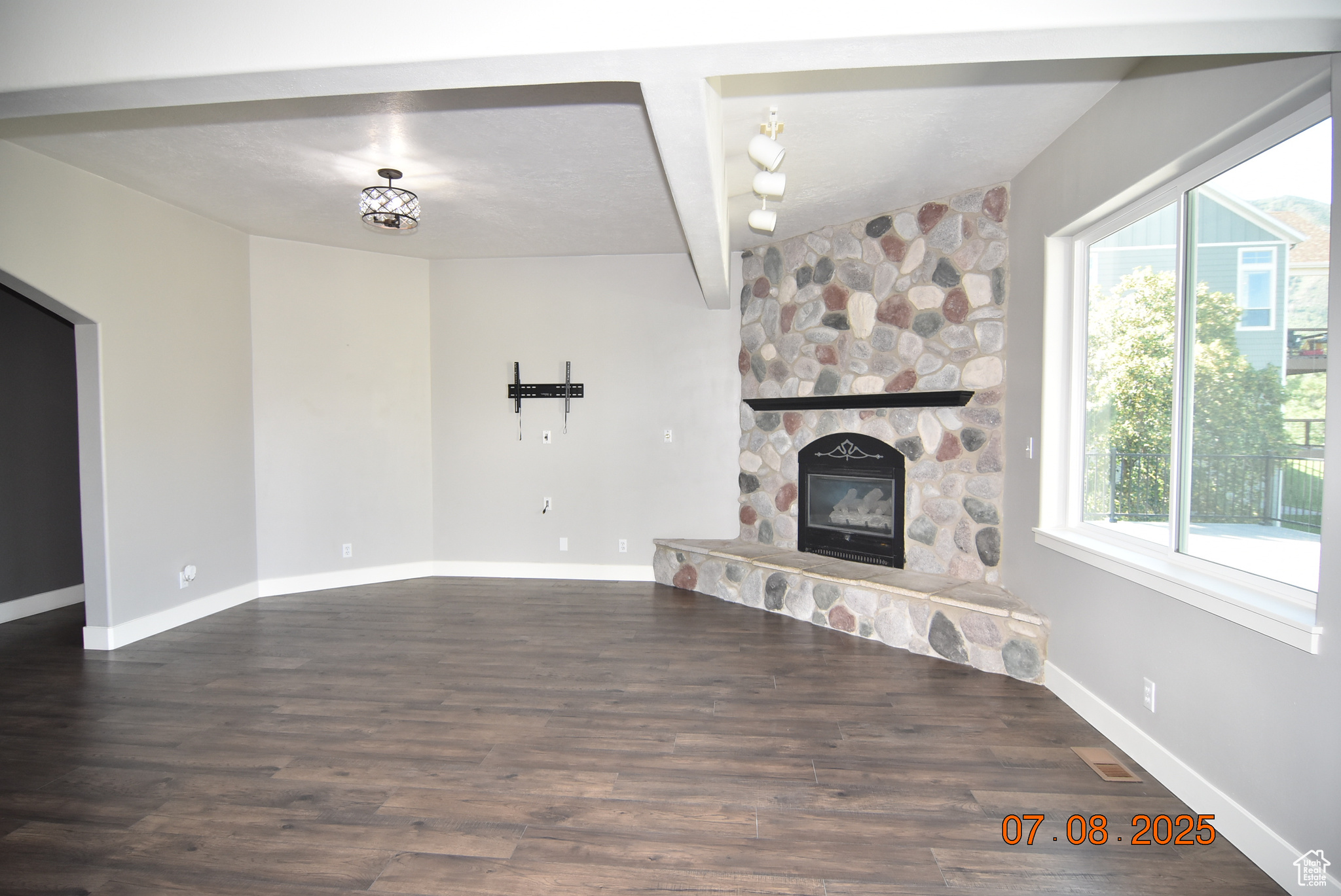 OAK BLUFF ESTATES - Residential