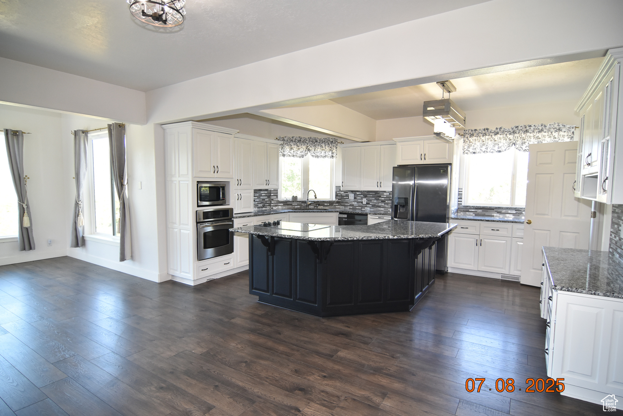 OAK BLUFF ESTATES - Residential