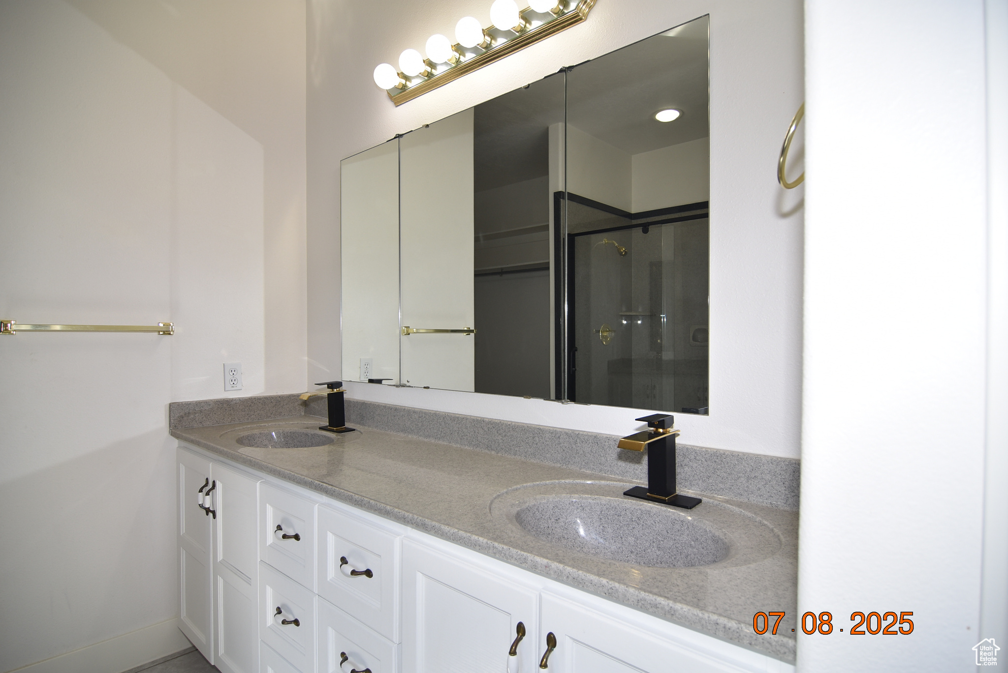 OAK BLUFF ESTATES - Residential