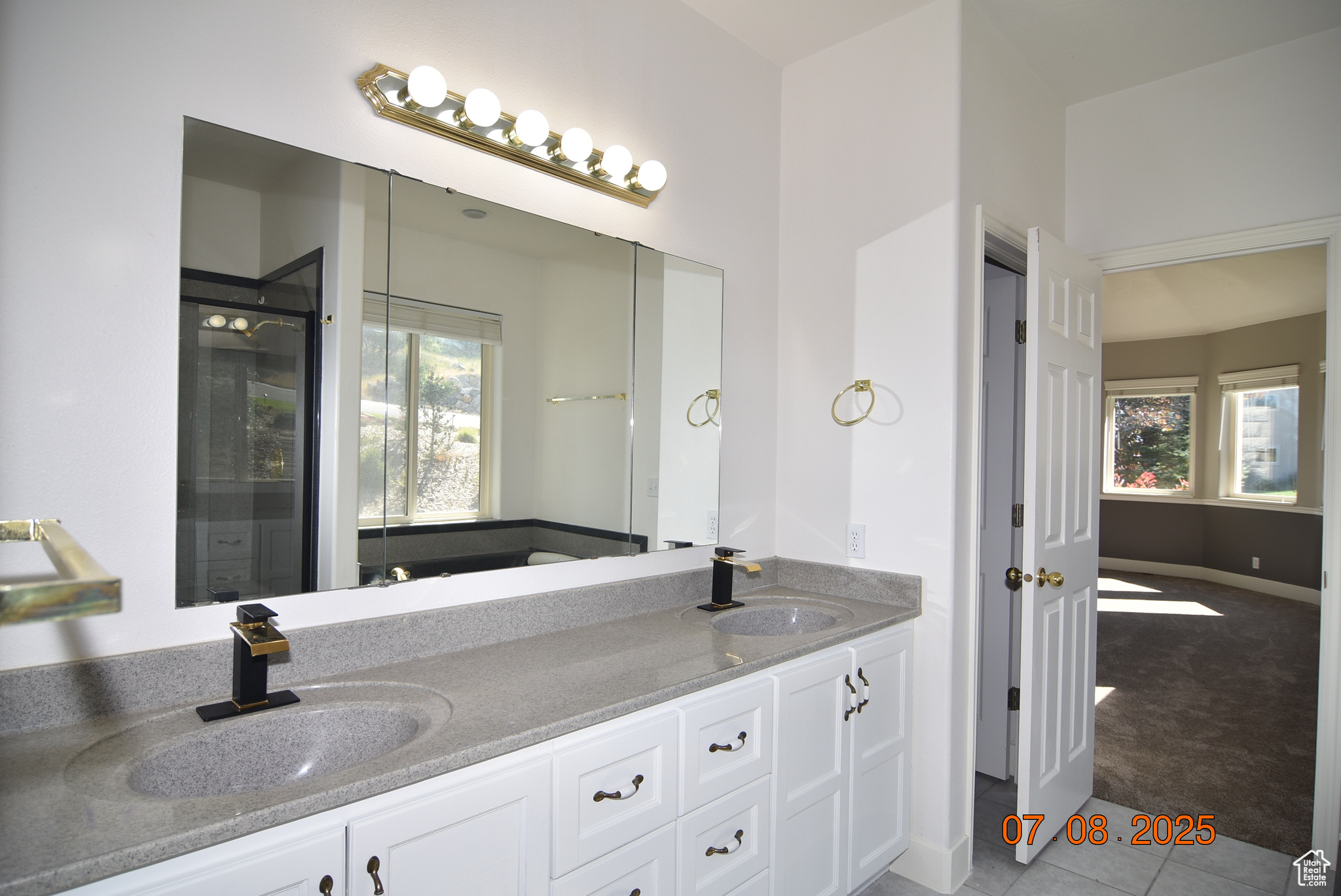 OAK BLUFF ESTATES - Residential