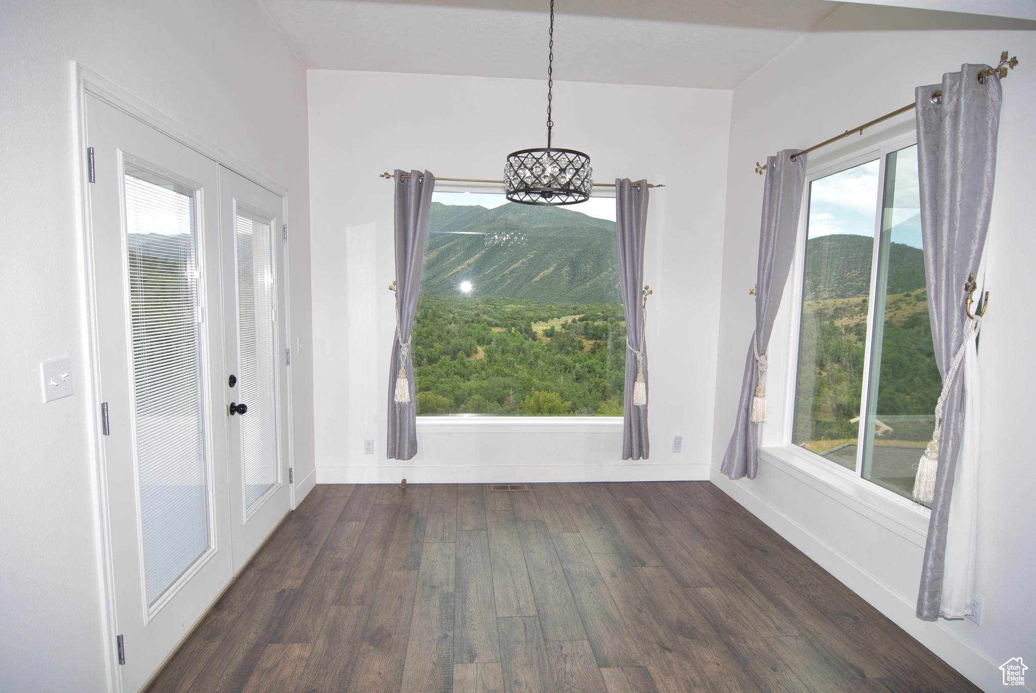 OAK BLUFF ESTATES - Residential