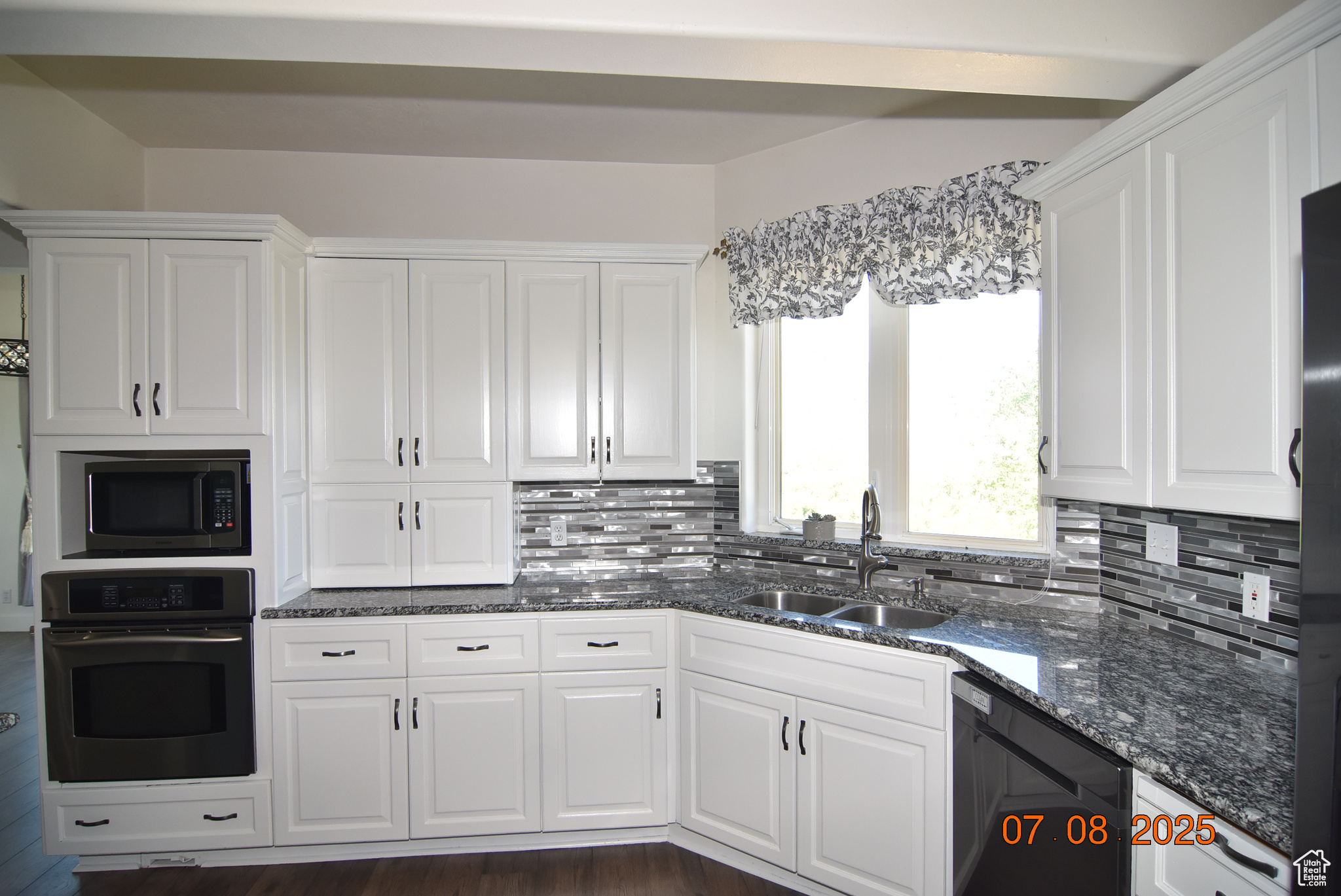 OAK BLUFF ESTATES - Residential