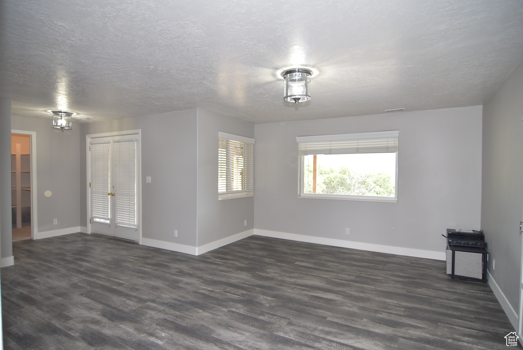 OAK BLUFF ESTATES - Residential