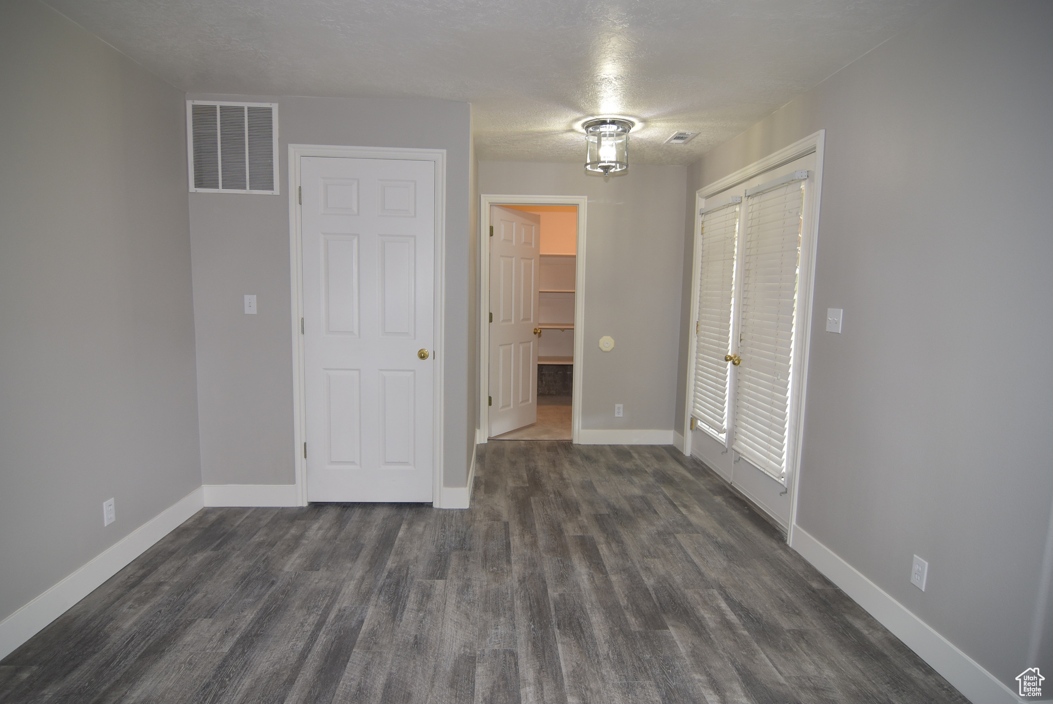 OAK BLUFF ESTATES - Residential