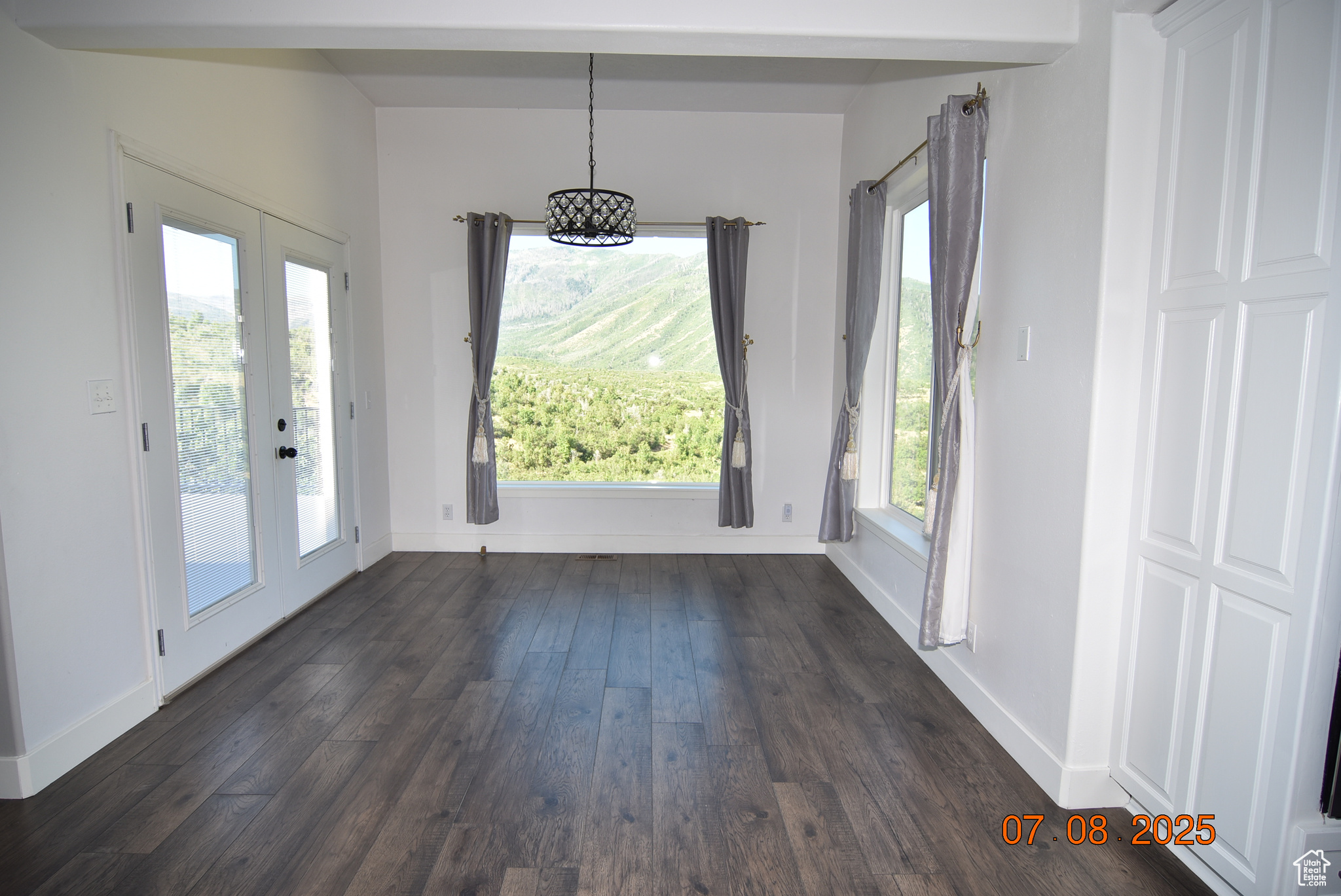 OAK BLUFF ESTATES - Residential