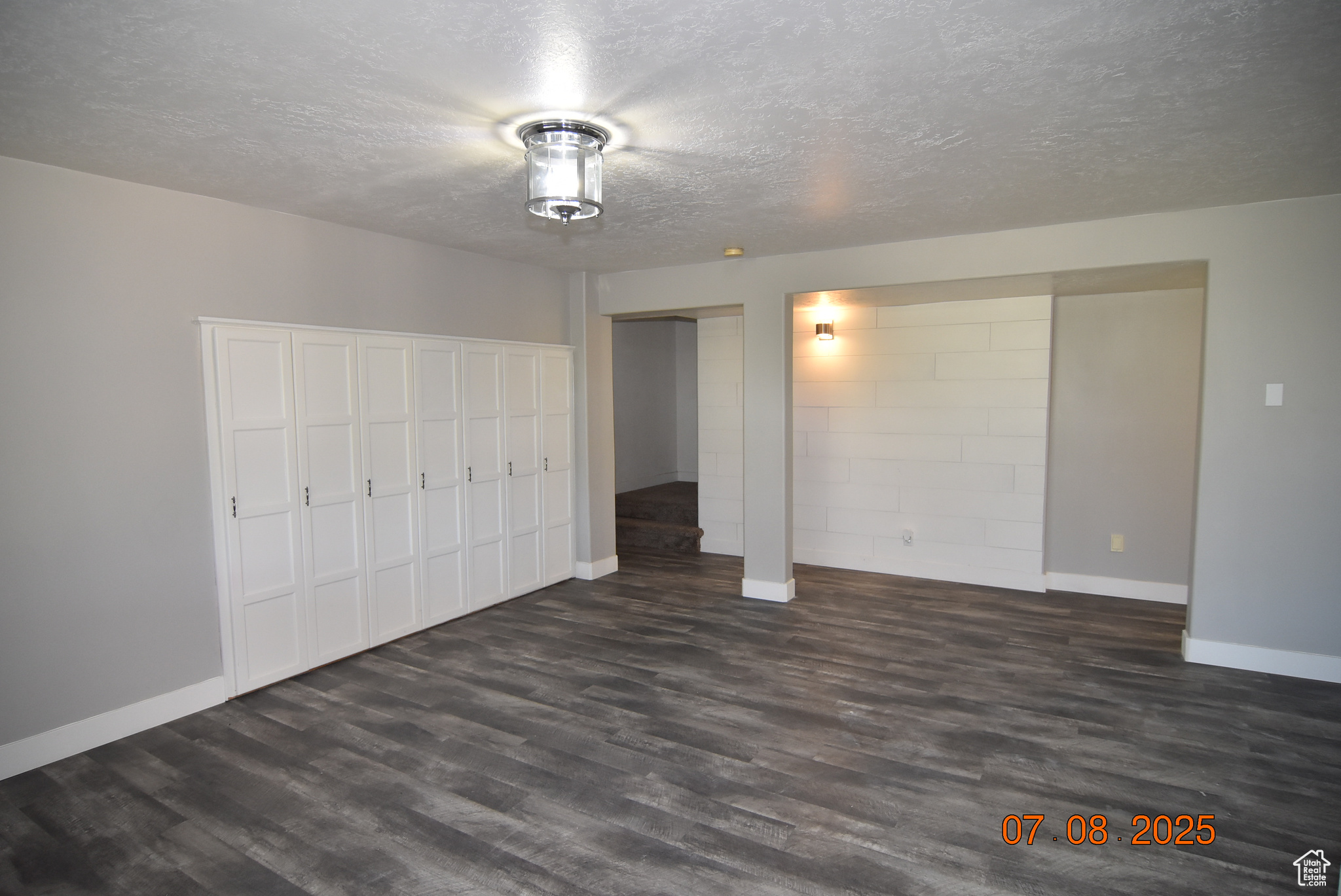 OAK BLUFF ESTATES - Residential