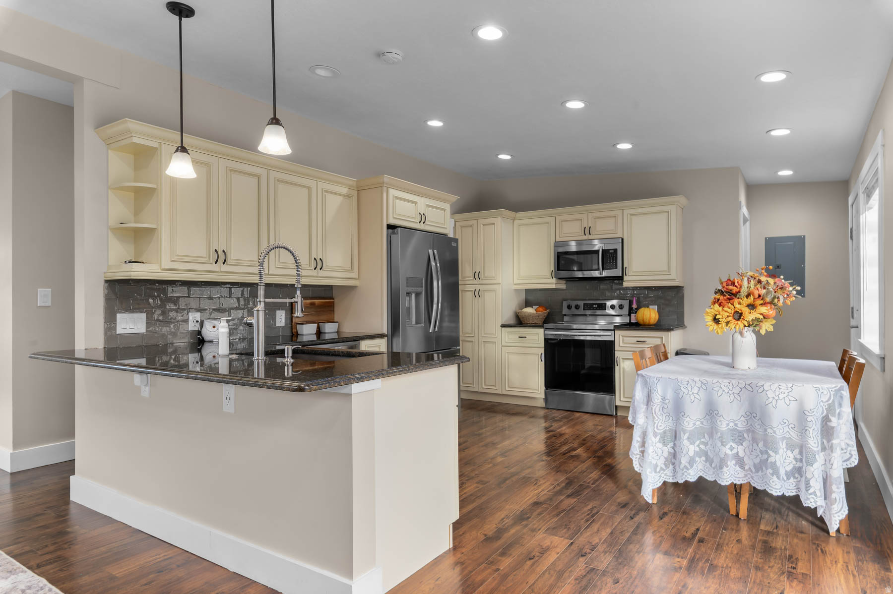 COUNTRY HEIGHTS SUB - Residential