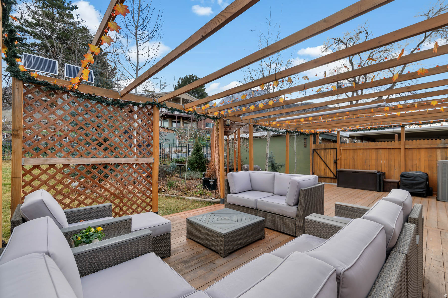 COUNTRY HEIGHTS SUB - Residential