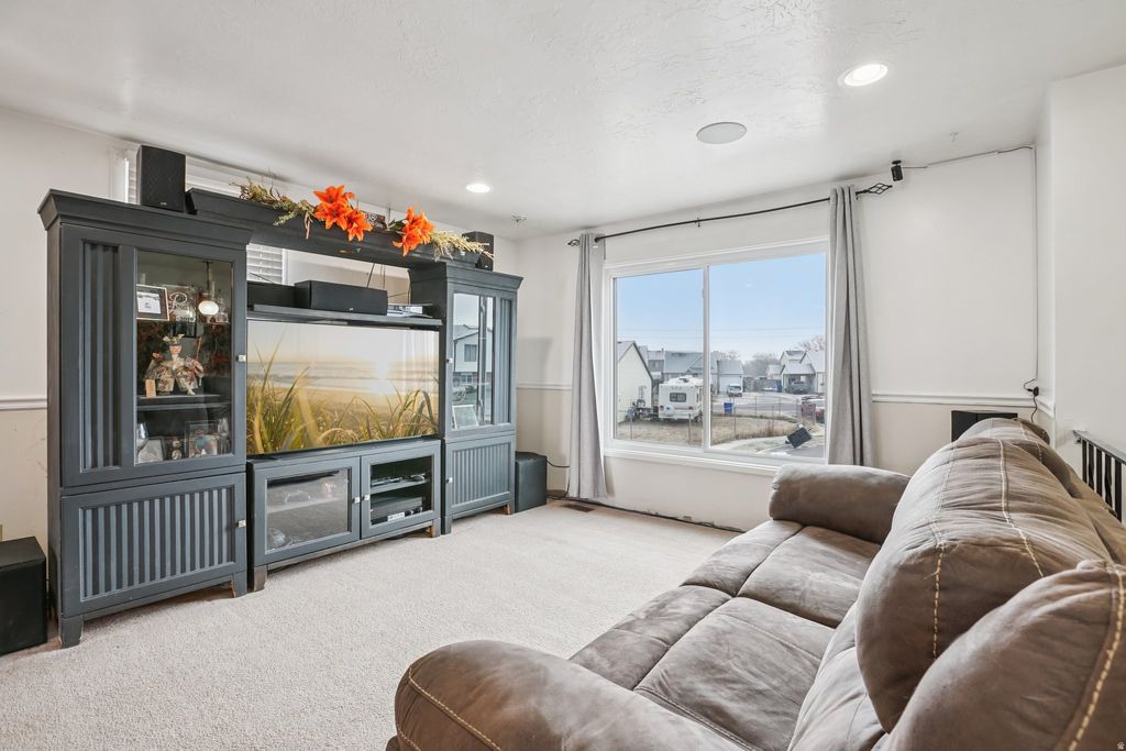 Photo of 8064 W MELVILLE CIR, Magna, UT 84044 (MLS # 2131519)