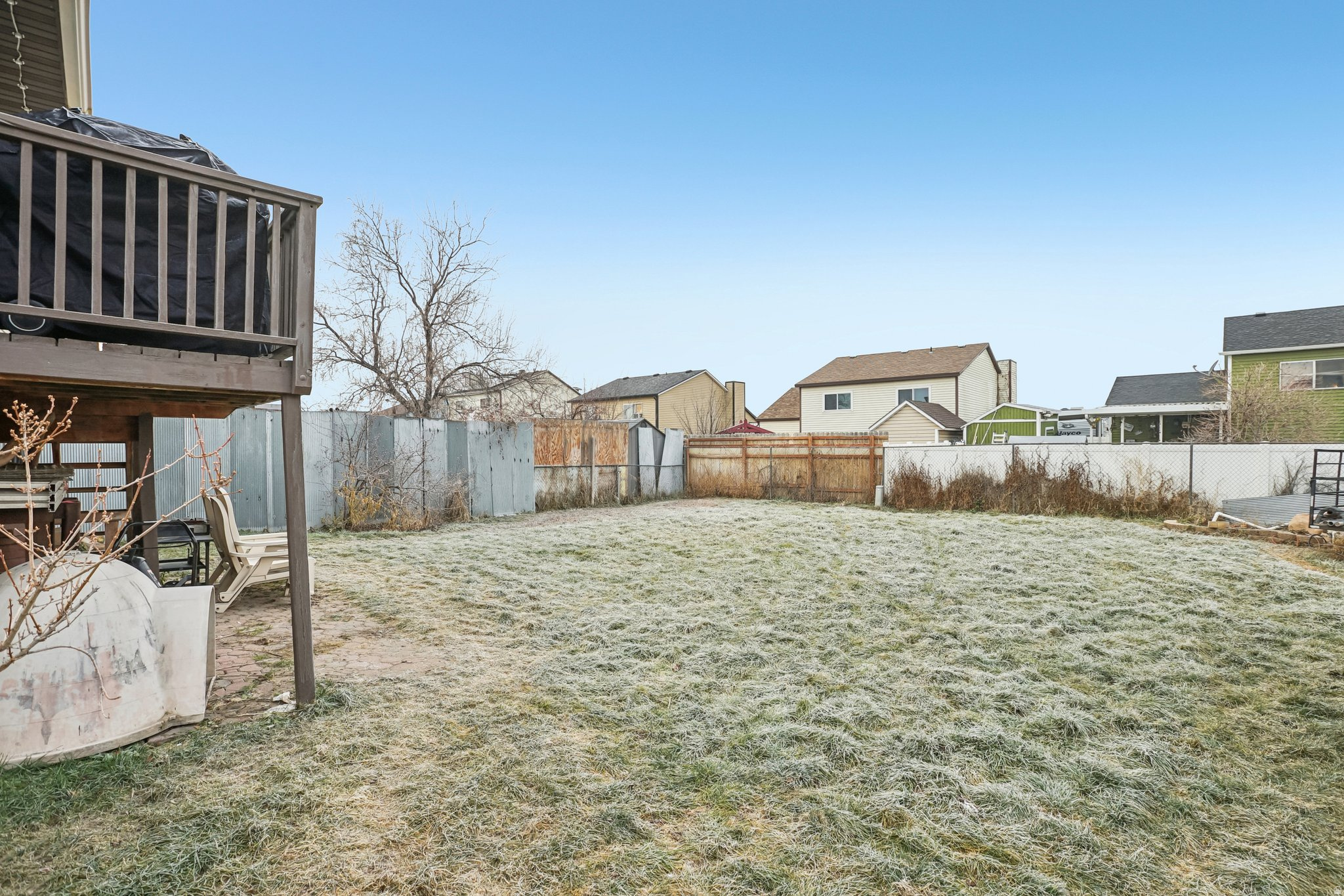 Main image without alt text