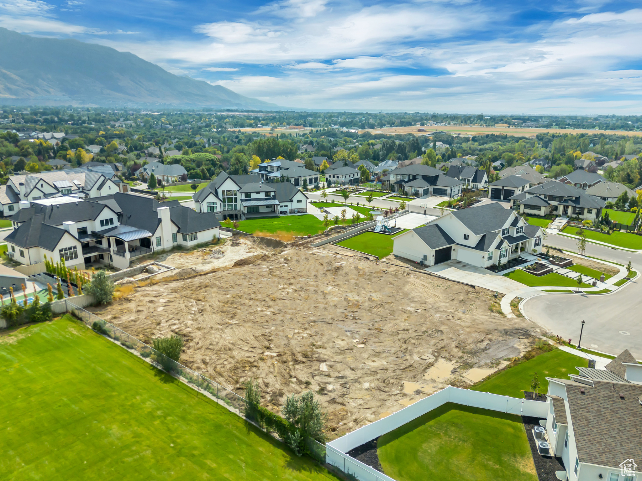 OAK RIDGE PHASE 2 - Land