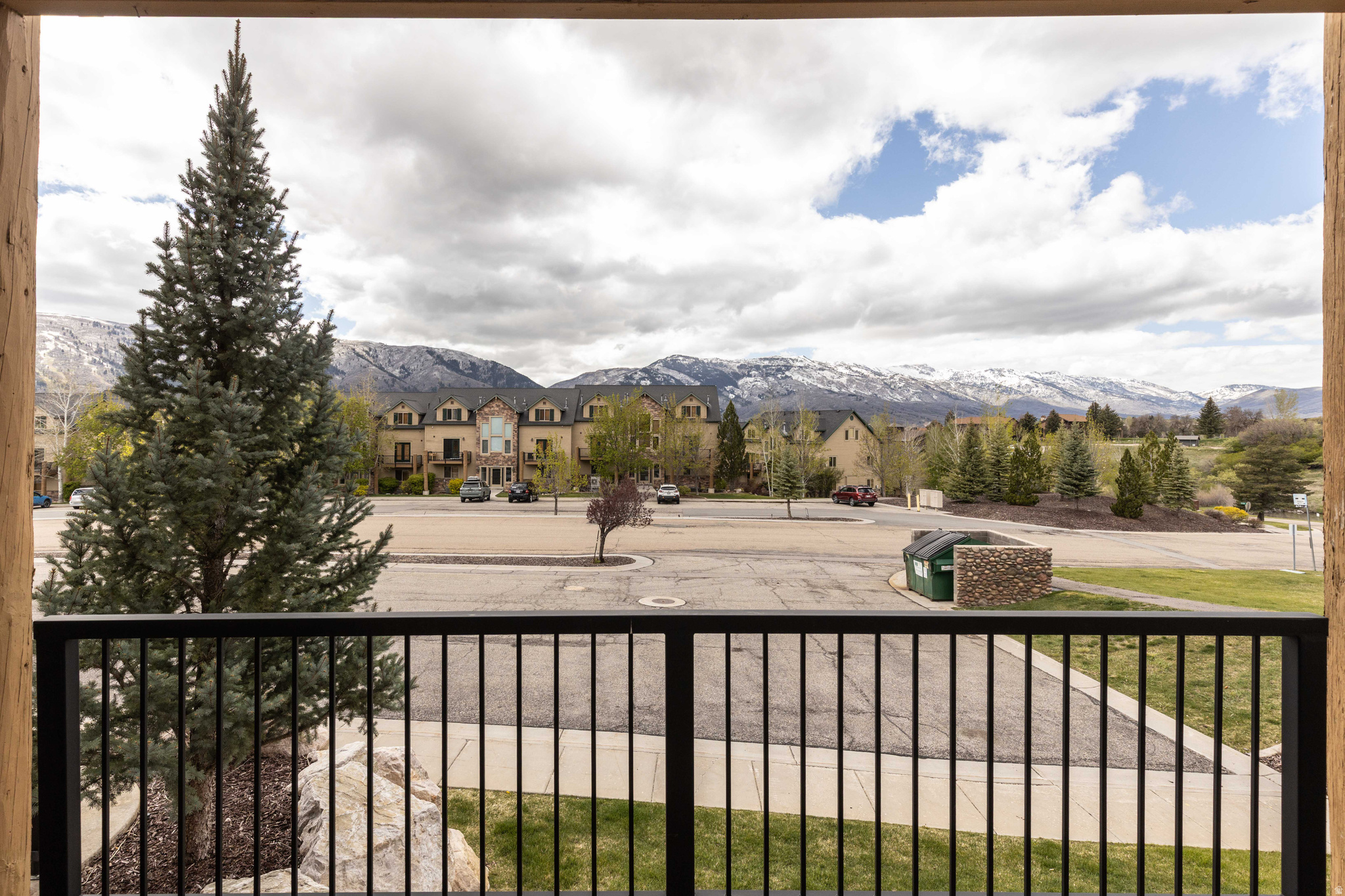 MOOSE HOLLOW - Residential