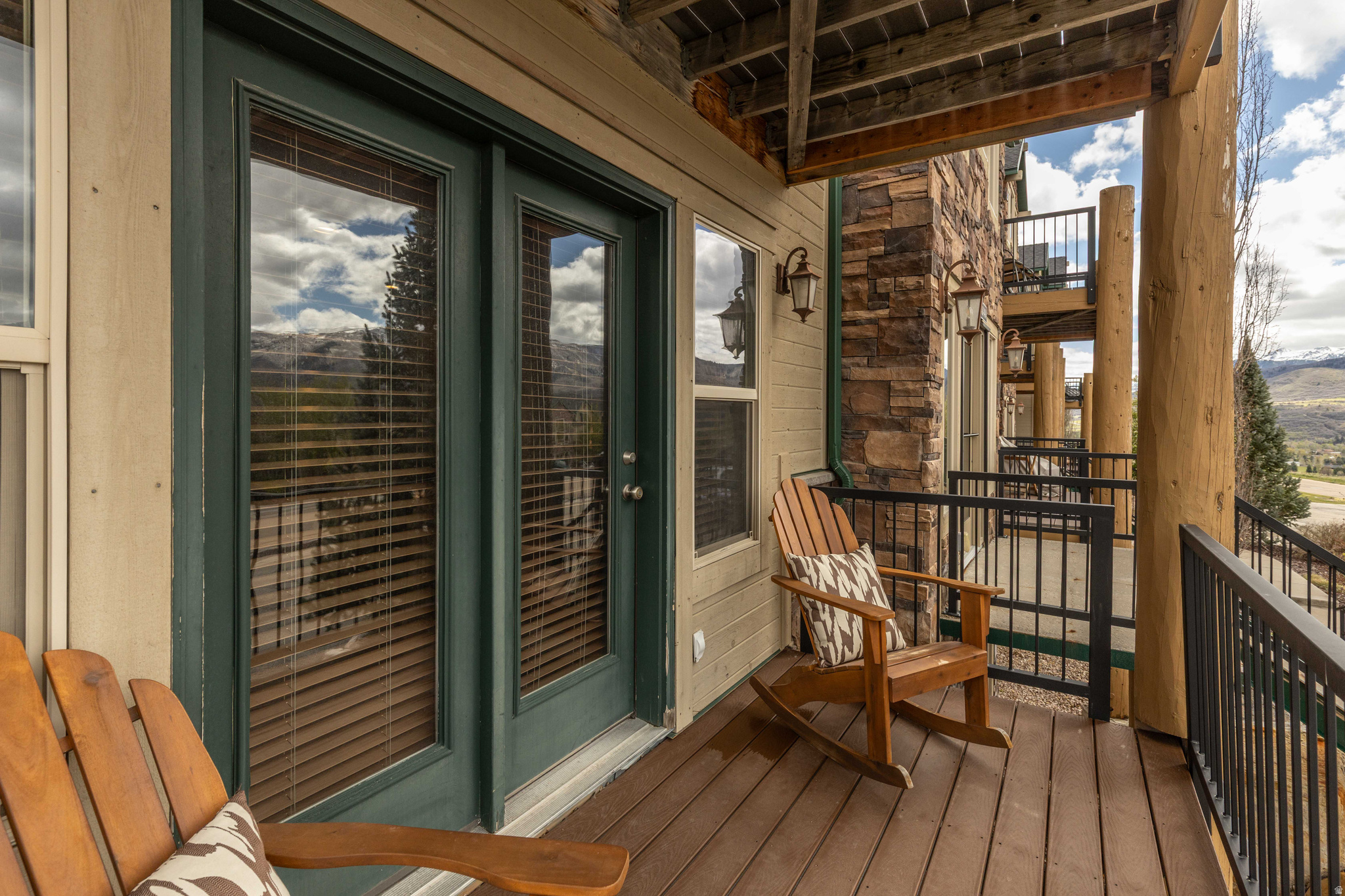 MOOSE HOLLOW - Residential