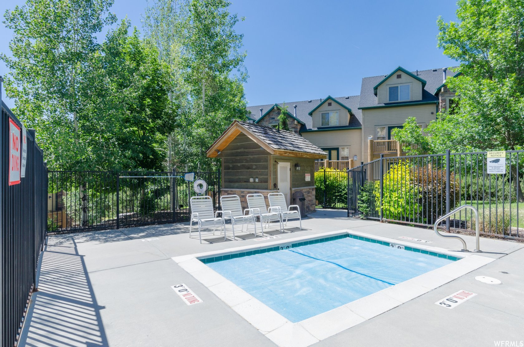 MOOSE HOLLOW - Residential