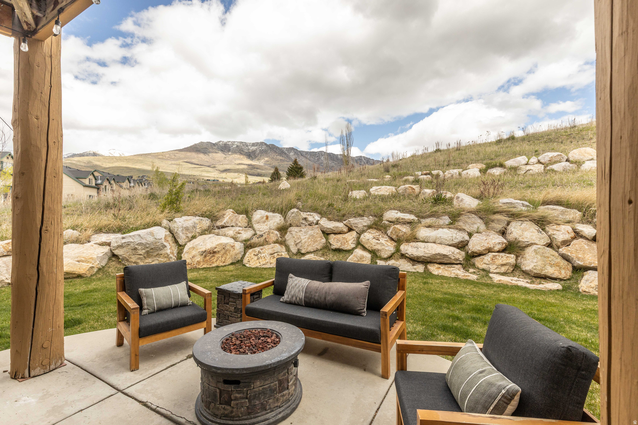 MOOSE HOLLOW - Residential