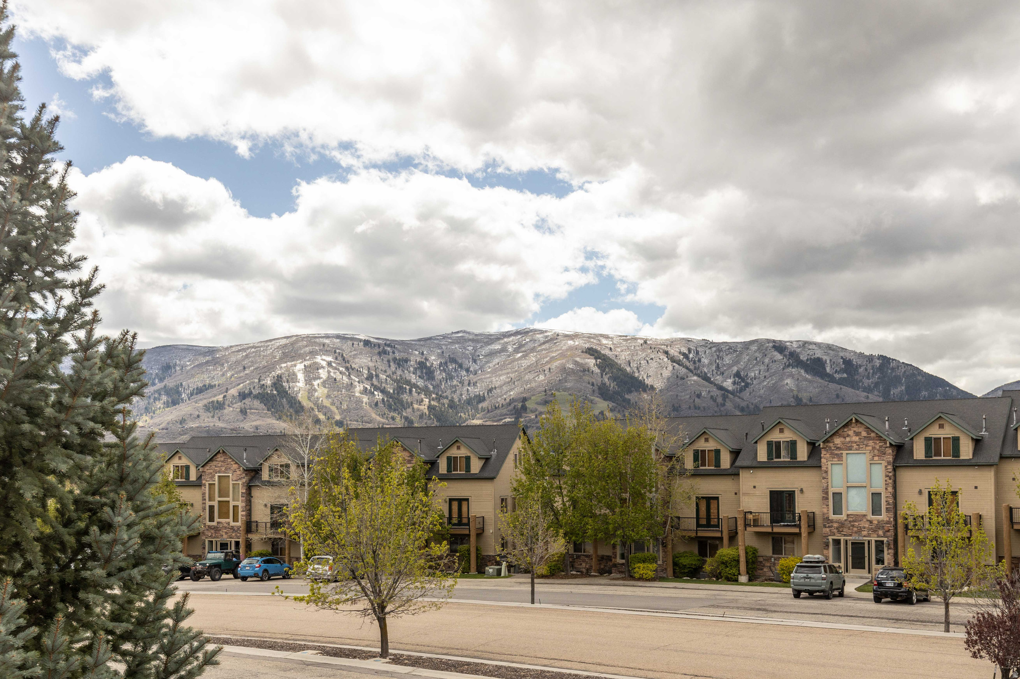 MOOSE HOLLOW - Residential