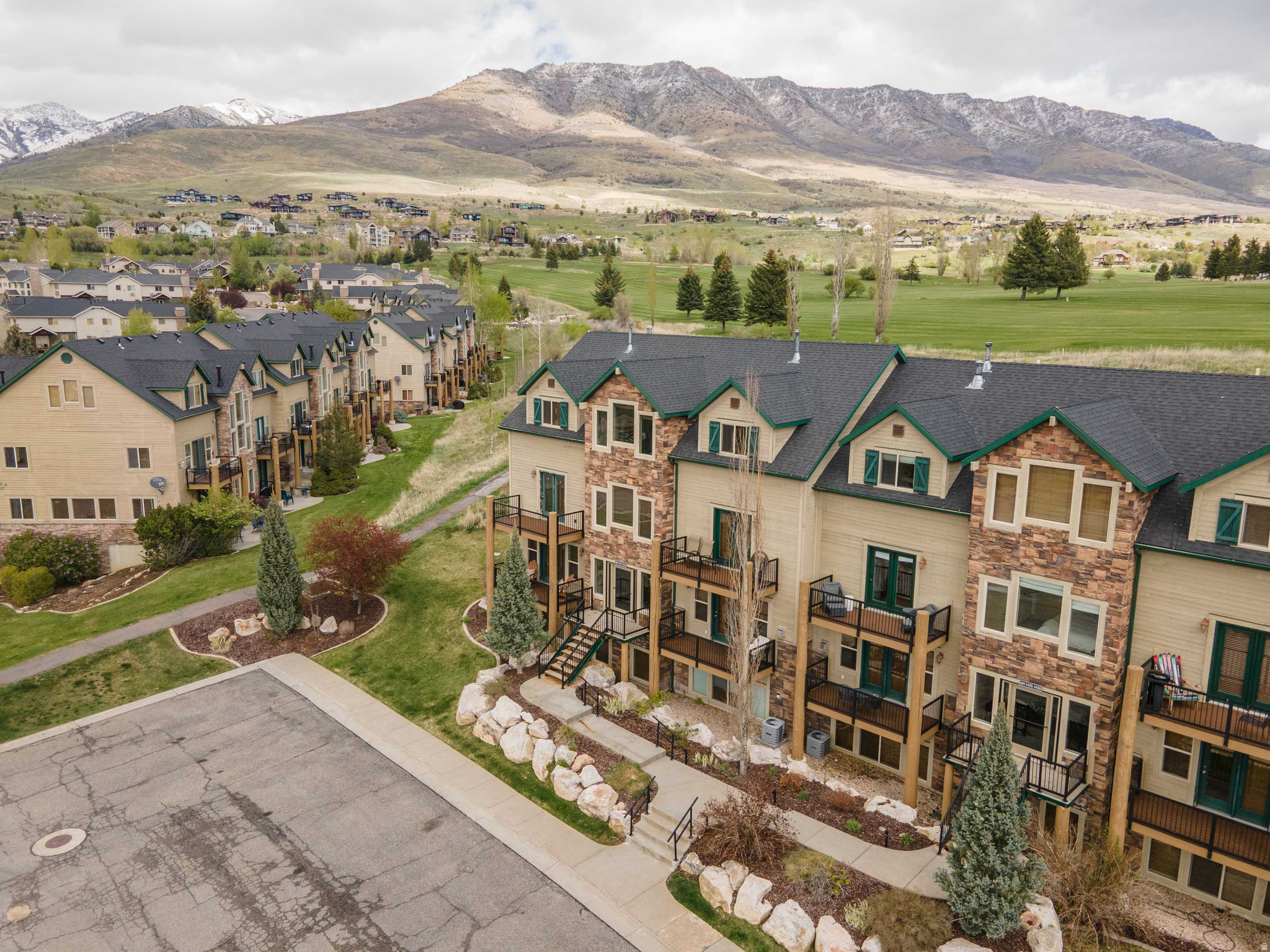 MOOSE HOLLOW - Residential