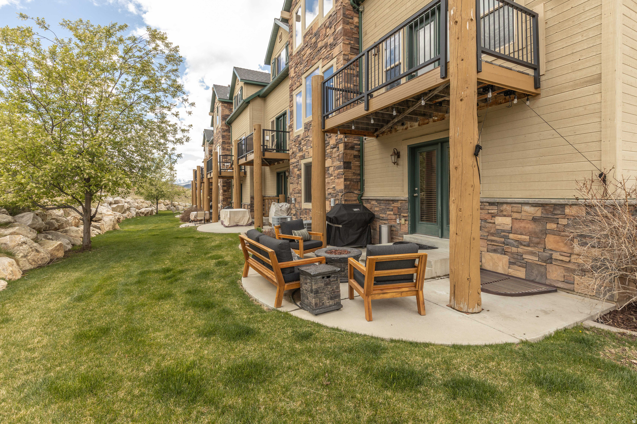 MOOSE HOLLOW - Residential