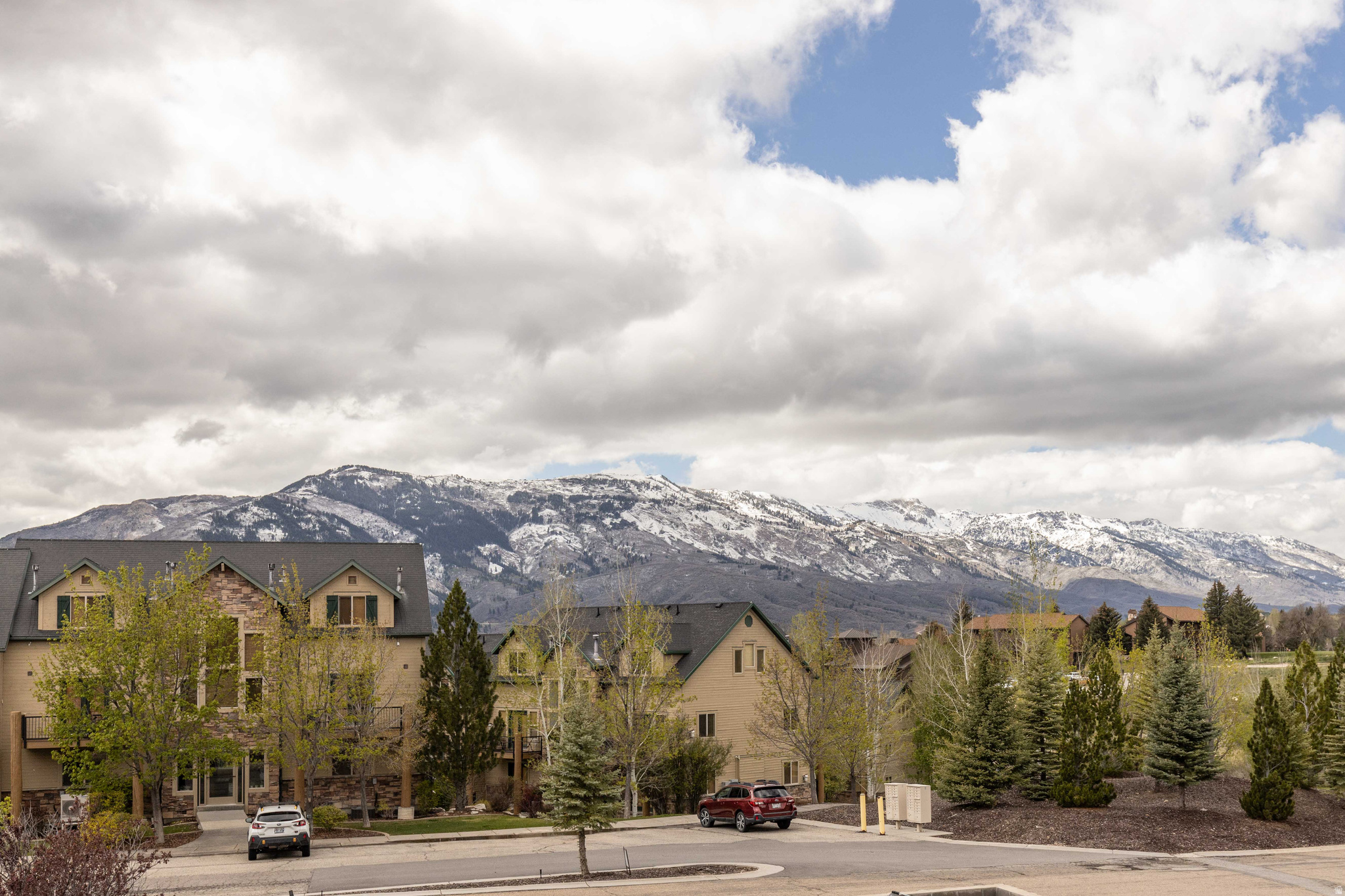 MOOSE HOLLOW - Residential