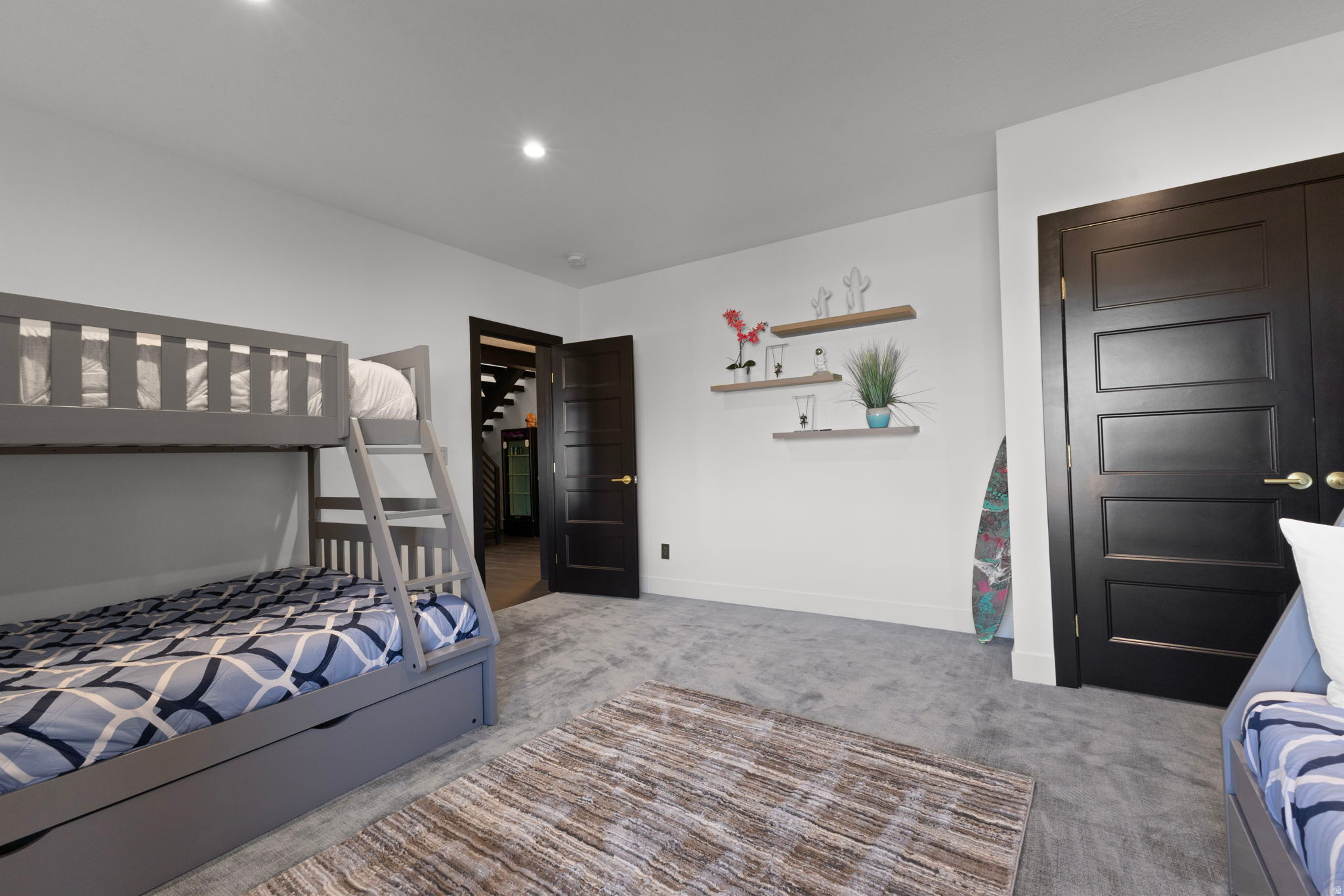 OMEGA SUB 6 - Residential