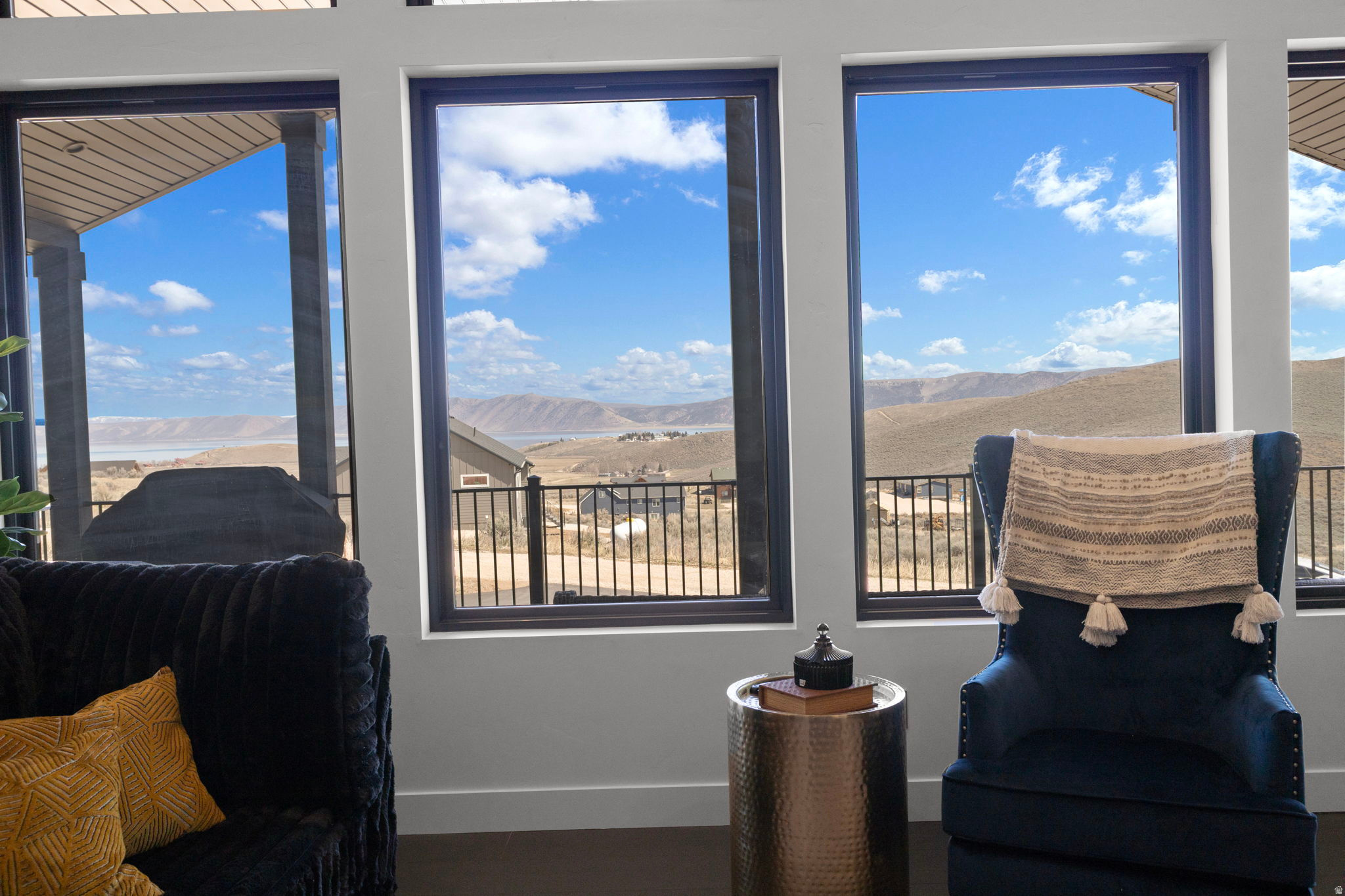 OMEGA SUB 6 - Residential