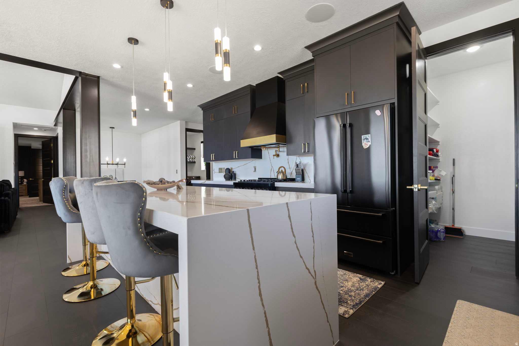 OMEGA SUB 6 - Residential