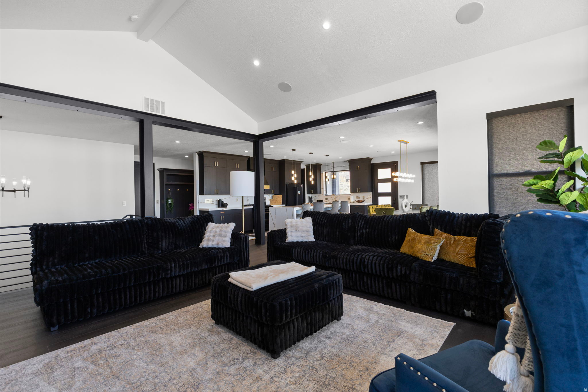 OMEGA SUB 6 - Residential